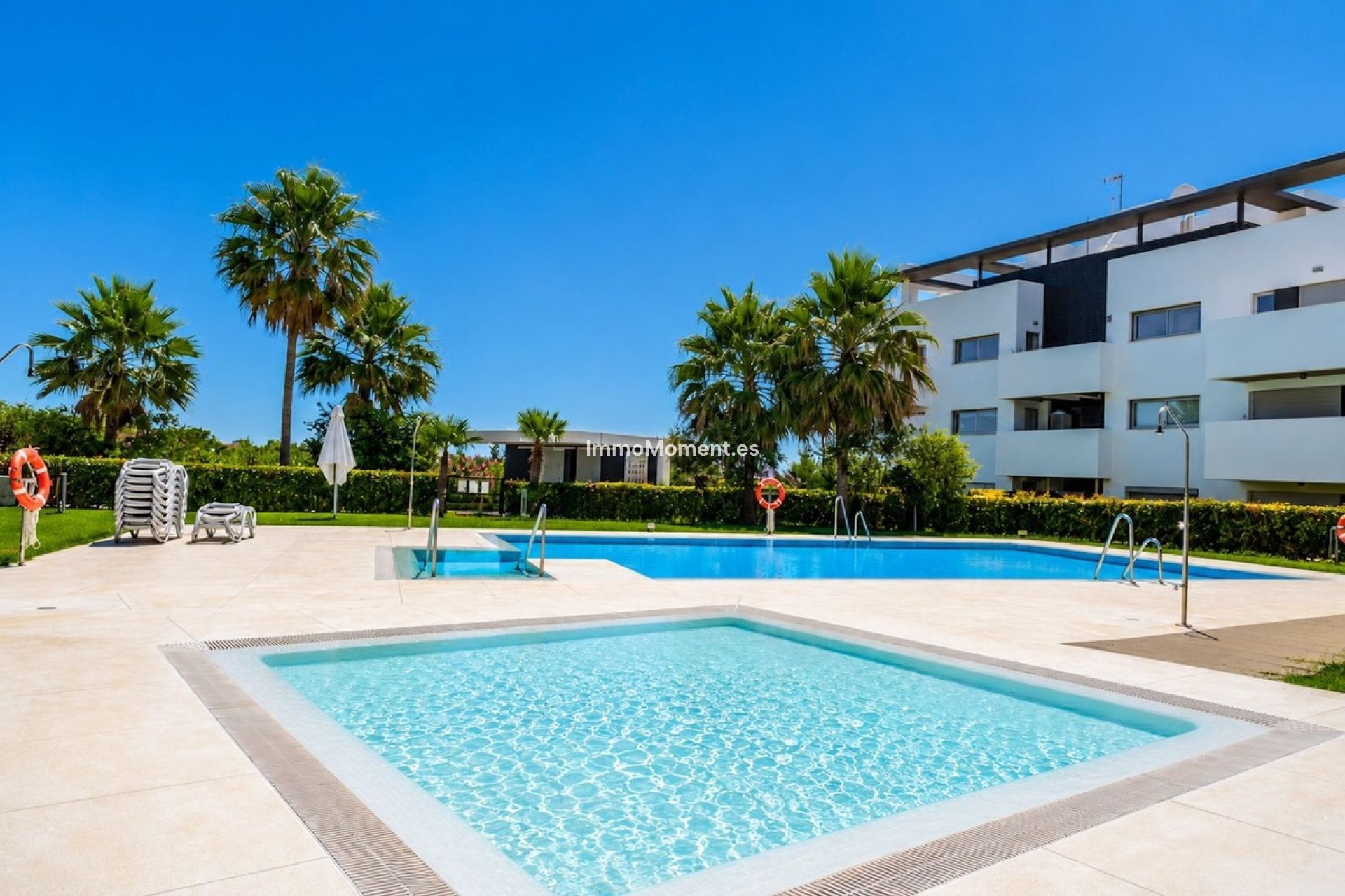 Resale - Apartment - Estepona - Atalaya