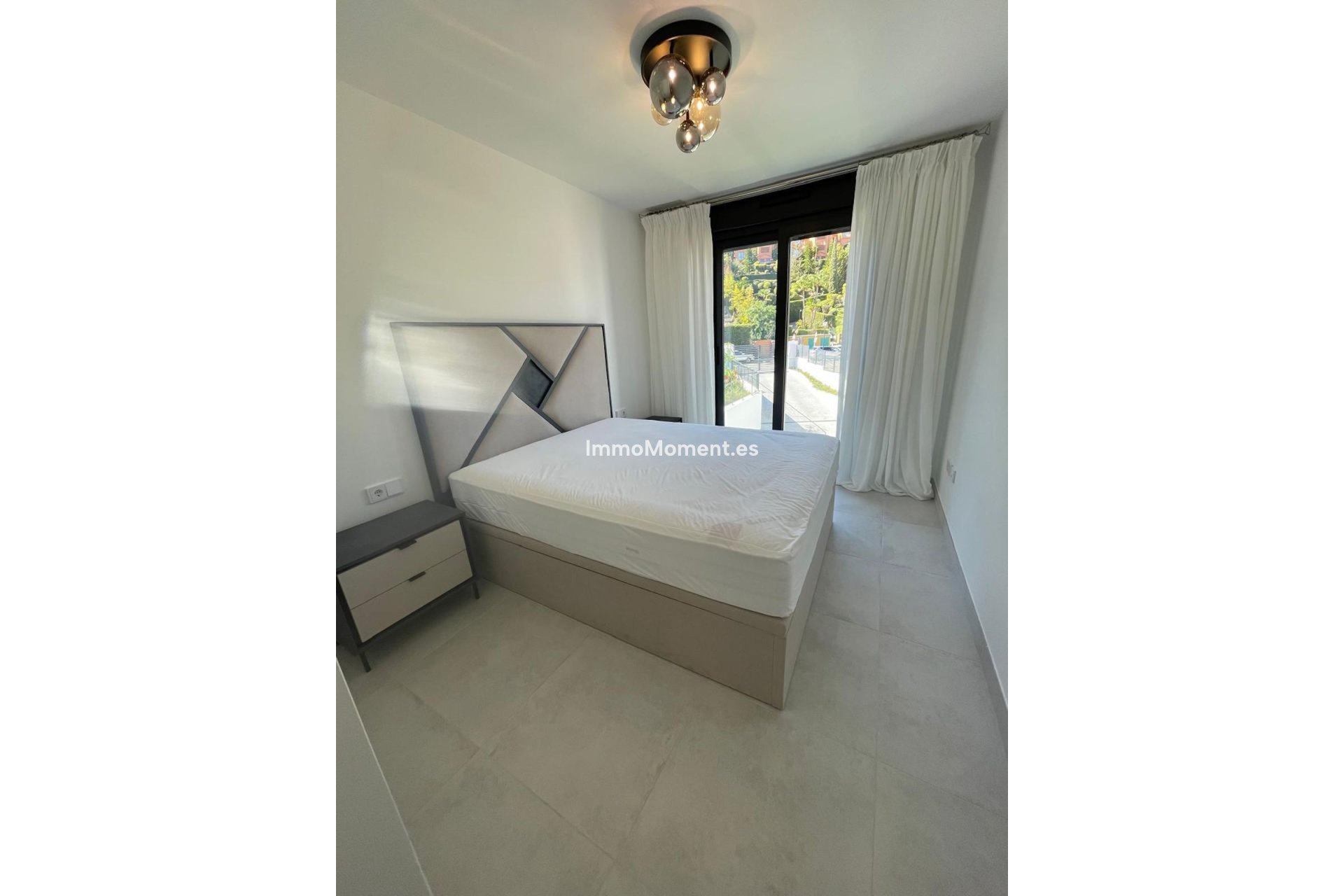 Resale - Apartment - Estepona - Atalaya