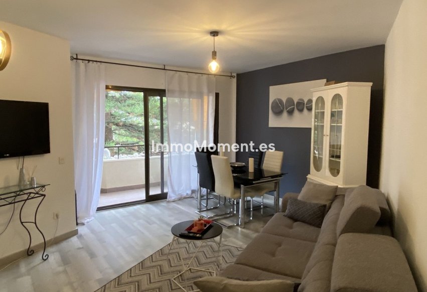 Resale - Apartment - Estepona - Atalaya