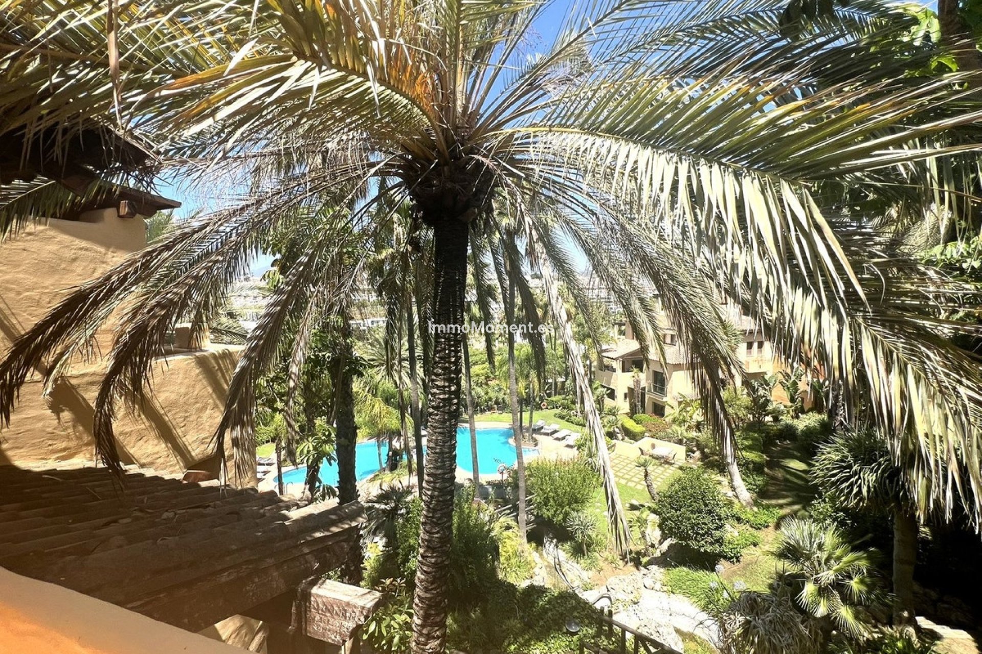 Resale - Apartment - Estepona - Atalaya