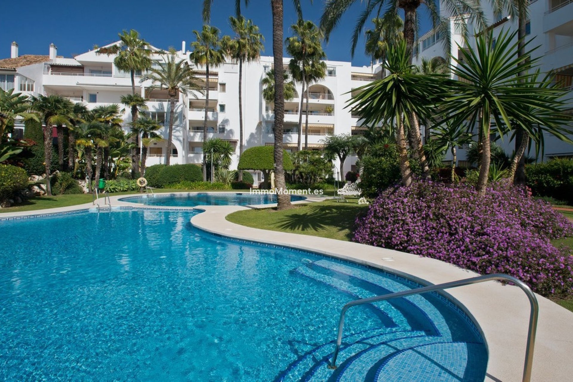 Resale - Apartment - Estepona - Atalaya