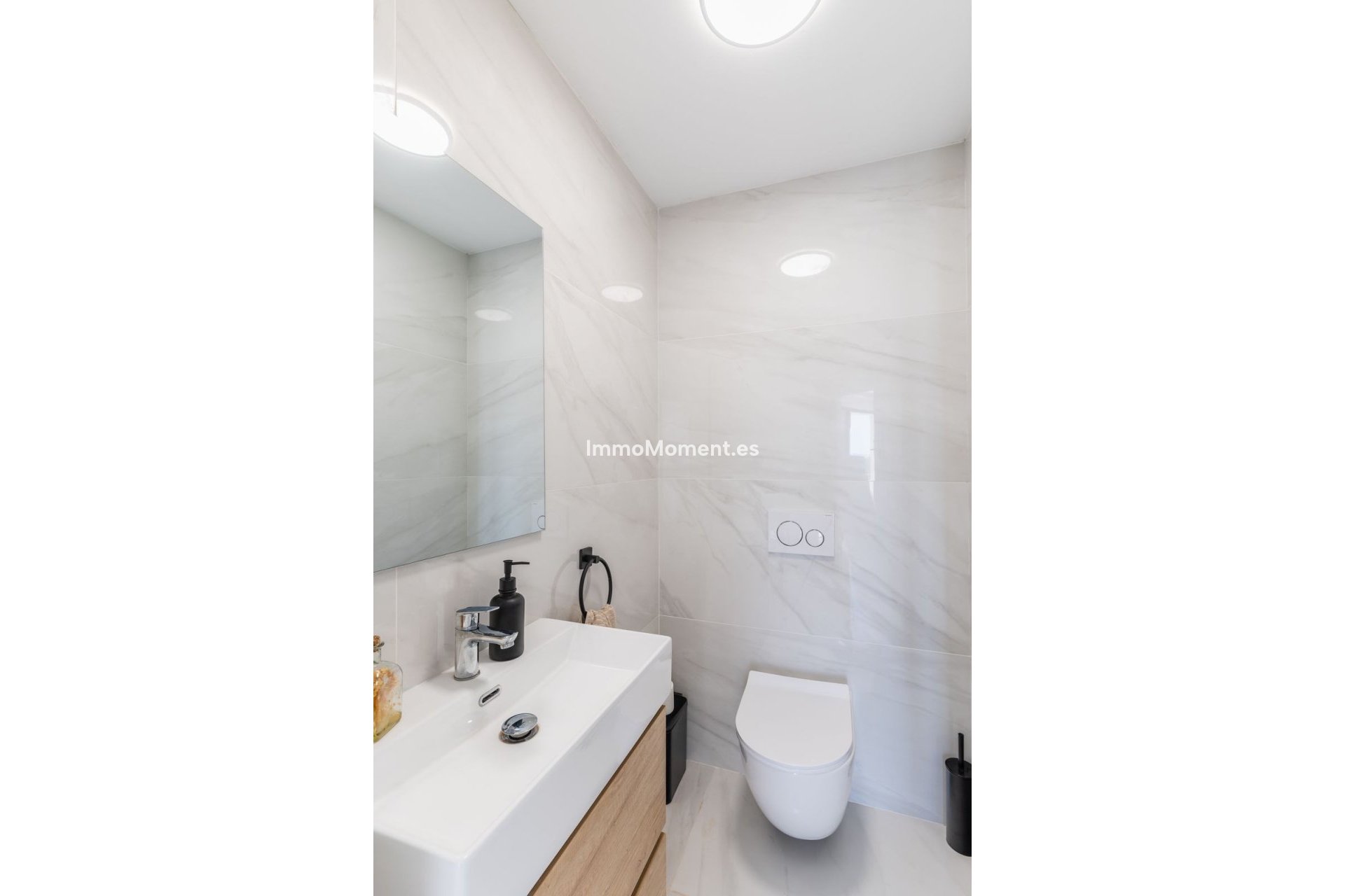 Resale - Apartment - Estepona - Atalaya