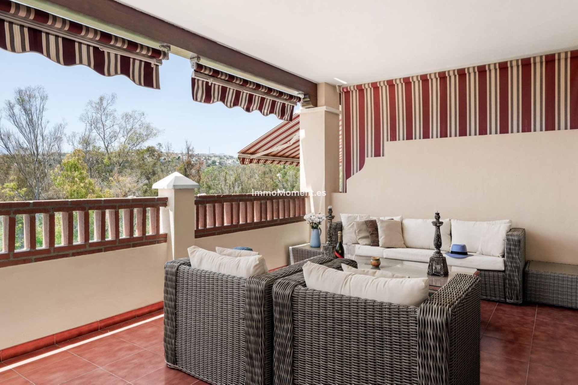 Resale - Apartment - Estepona - Atalaya