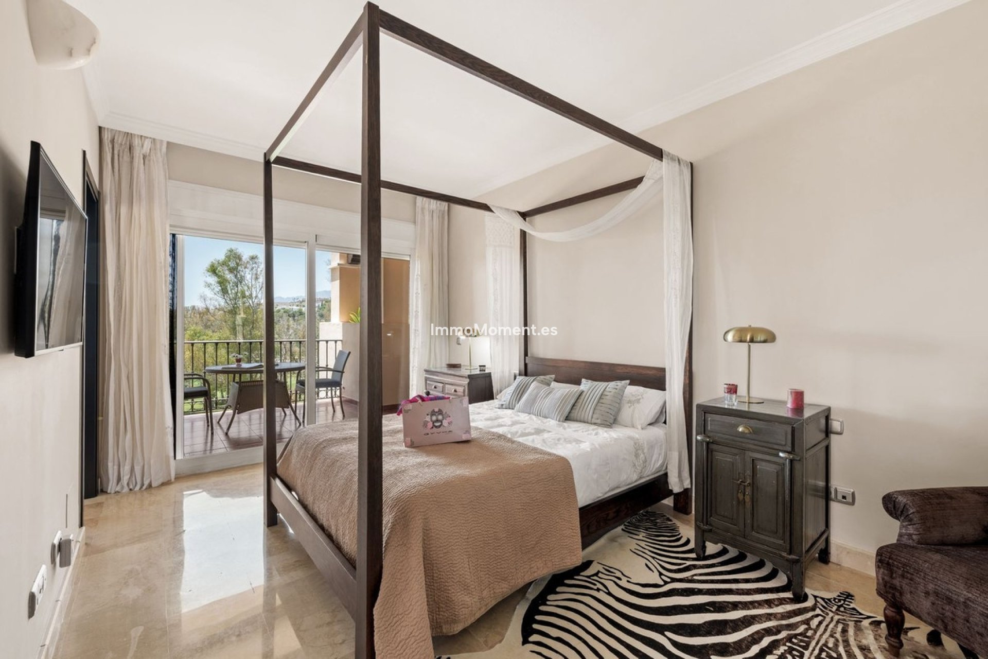 Resale - Apartment - Estepona - Atalaya