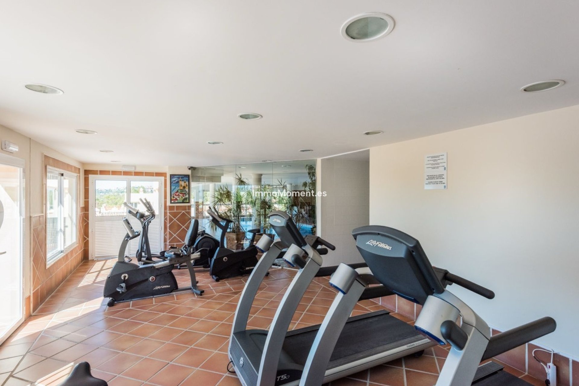 Resale - Apartment - Estepona - Atalaya