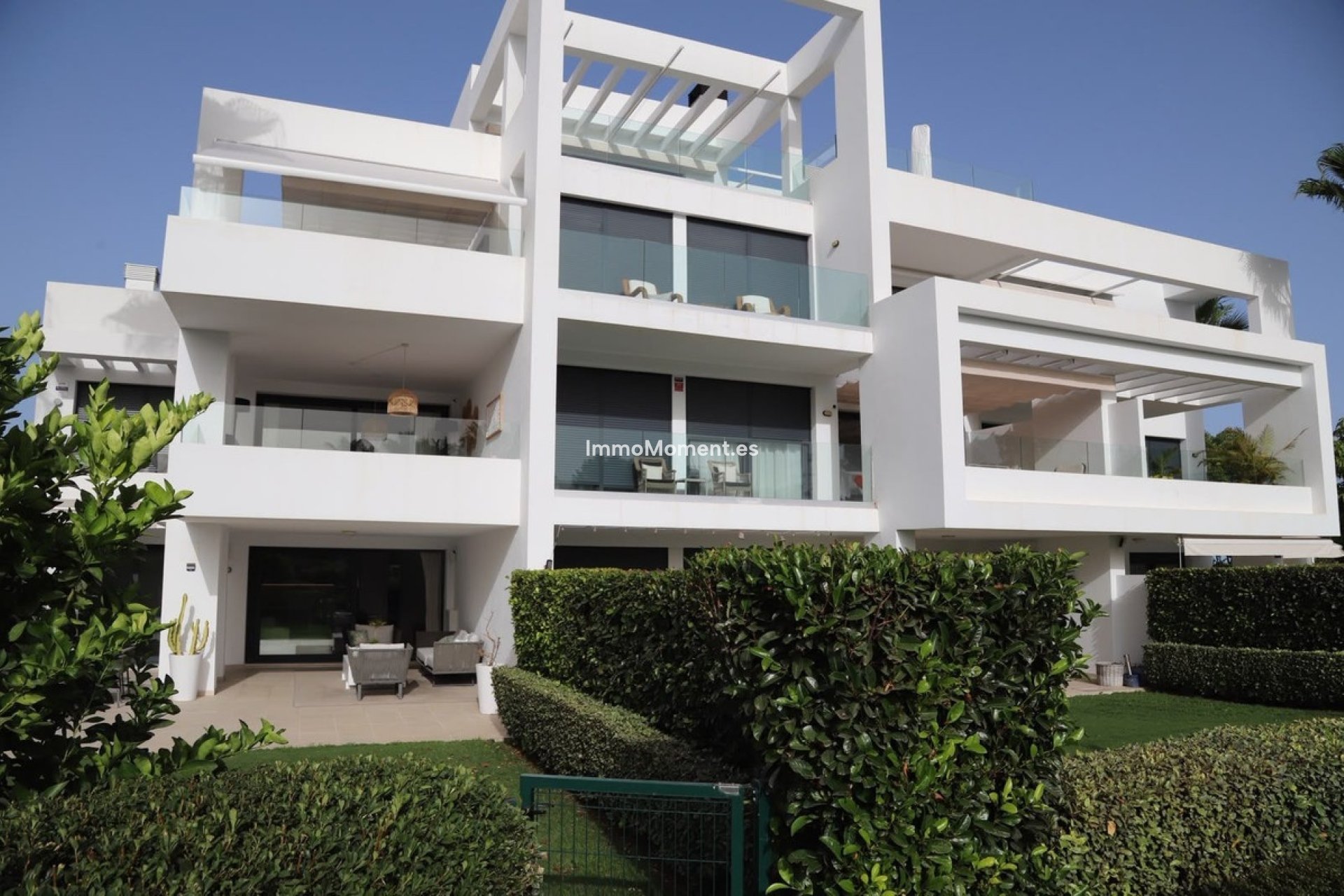 Resale - Apartment - Estepona - Atalaya