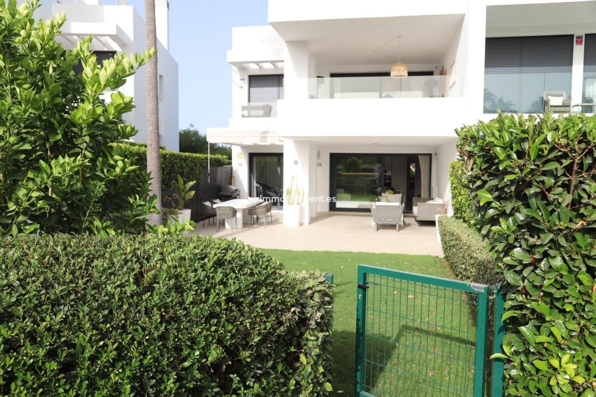 Resale - Apartment - Estepona - Atalaya