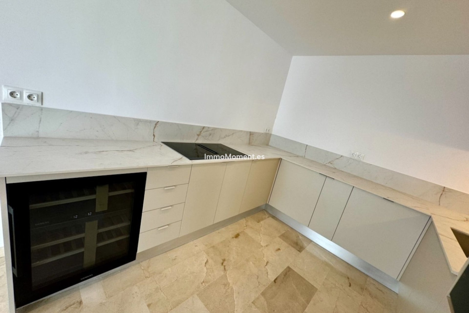 Resale - Apartment - Estepona - Atalaya