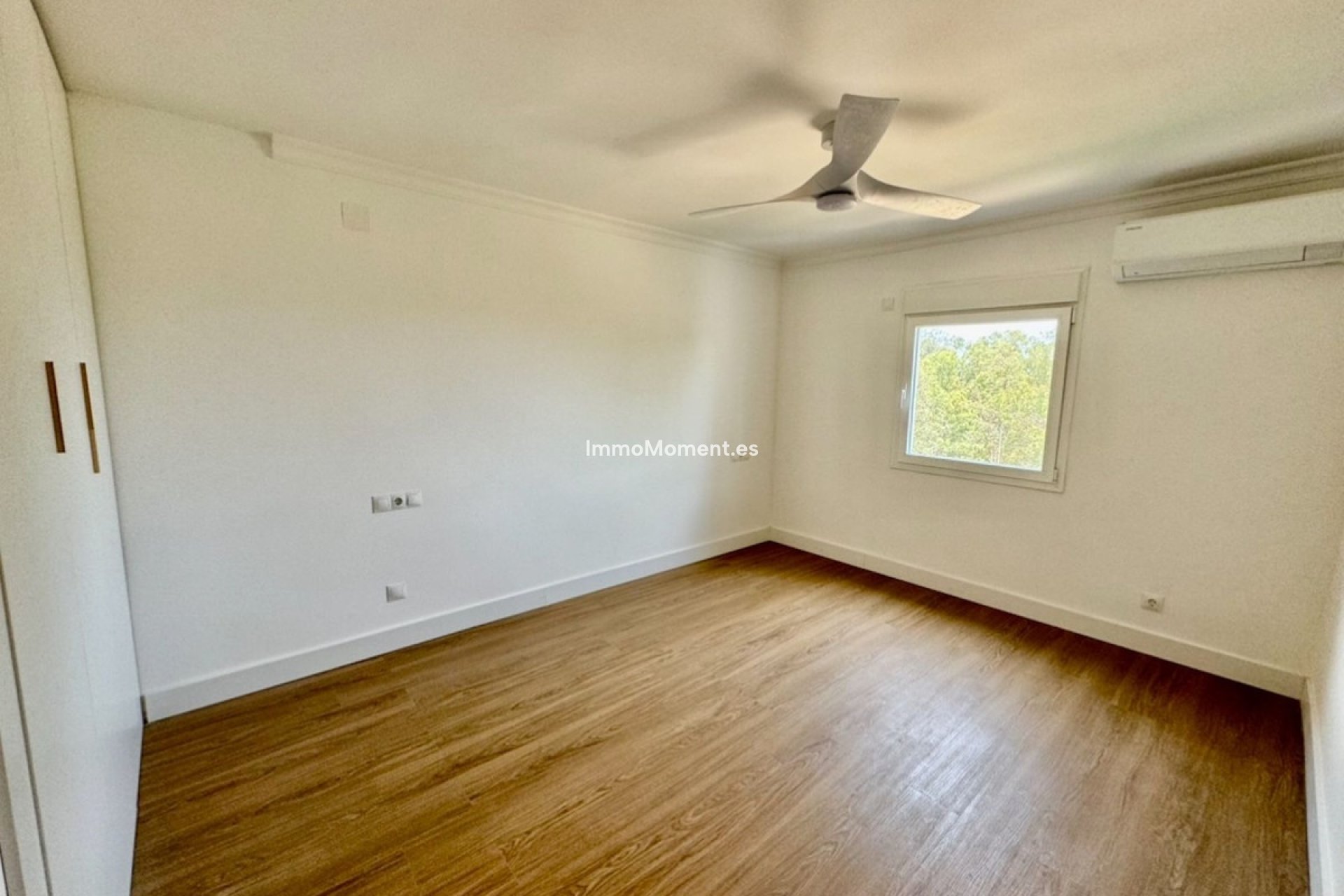 Resale - Apartment - Estepona - Atalaya