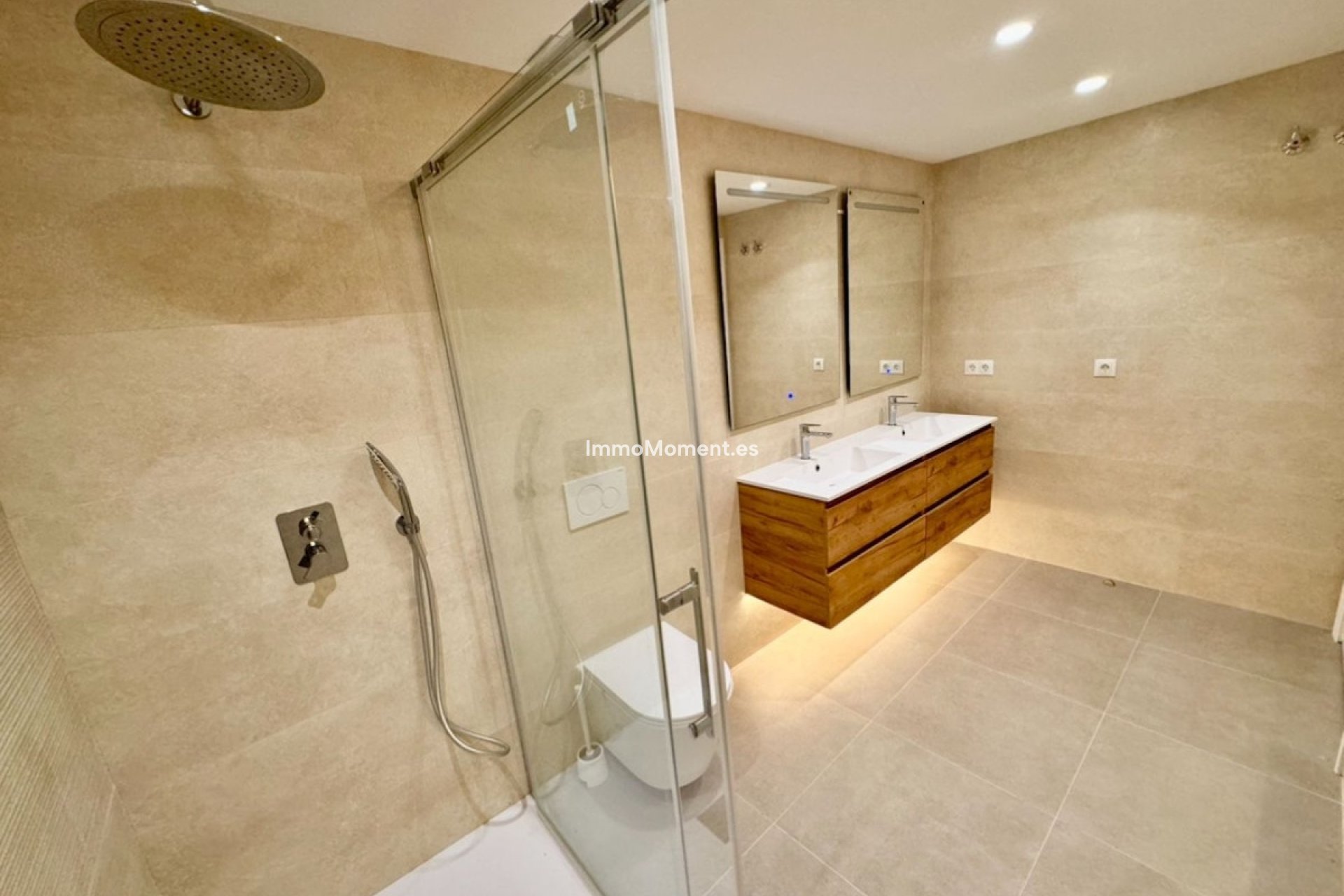 Resale - Apartment - Estepona - Atalaya