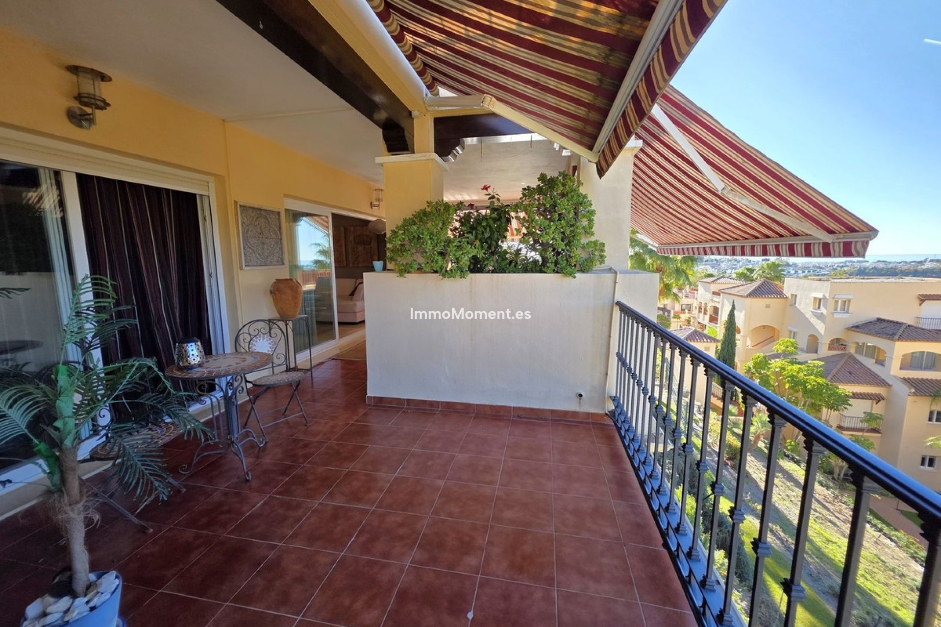Resale - Apartment - Estepona - Atalaya