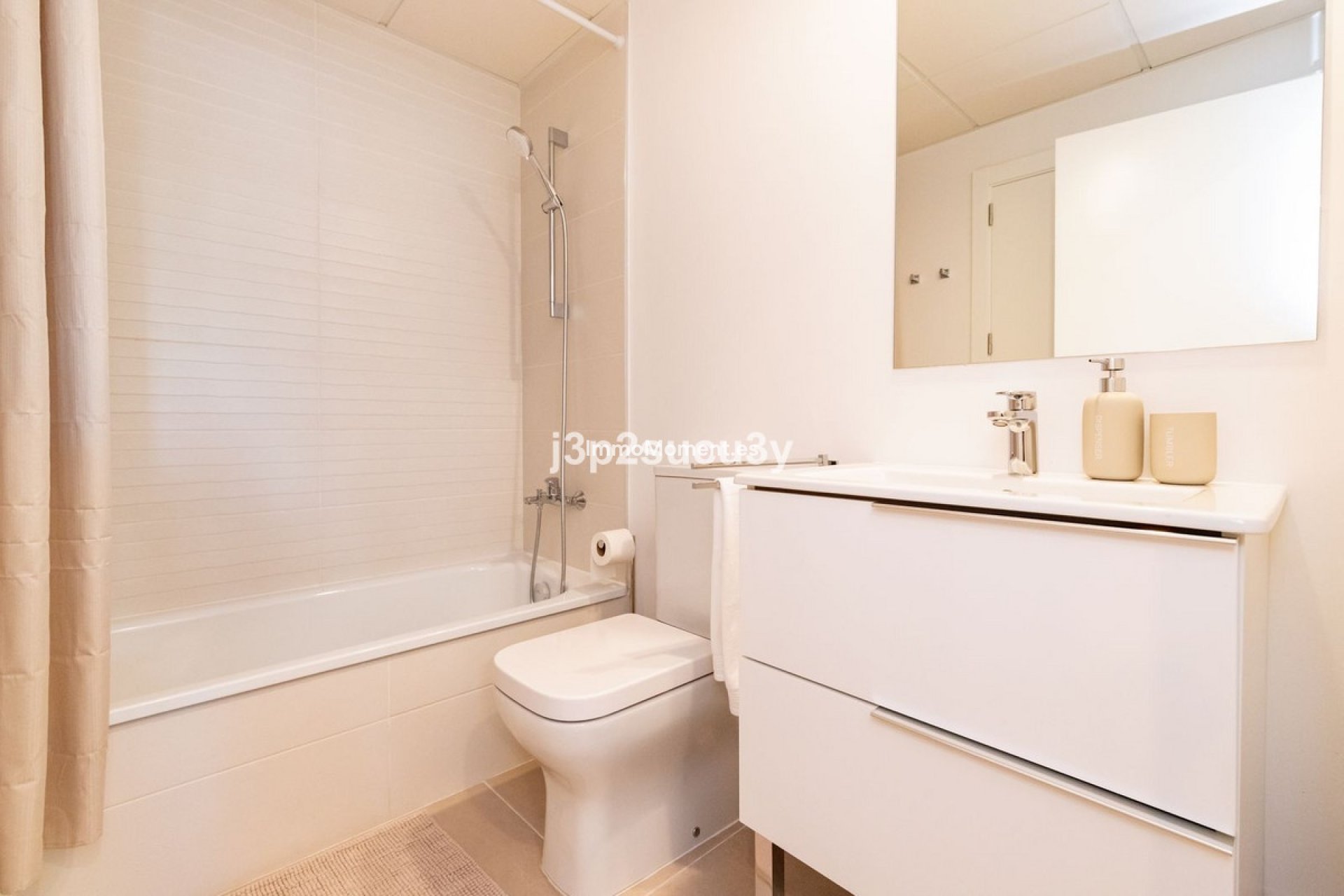 Resale - Apartment - Estepona - Bel Air