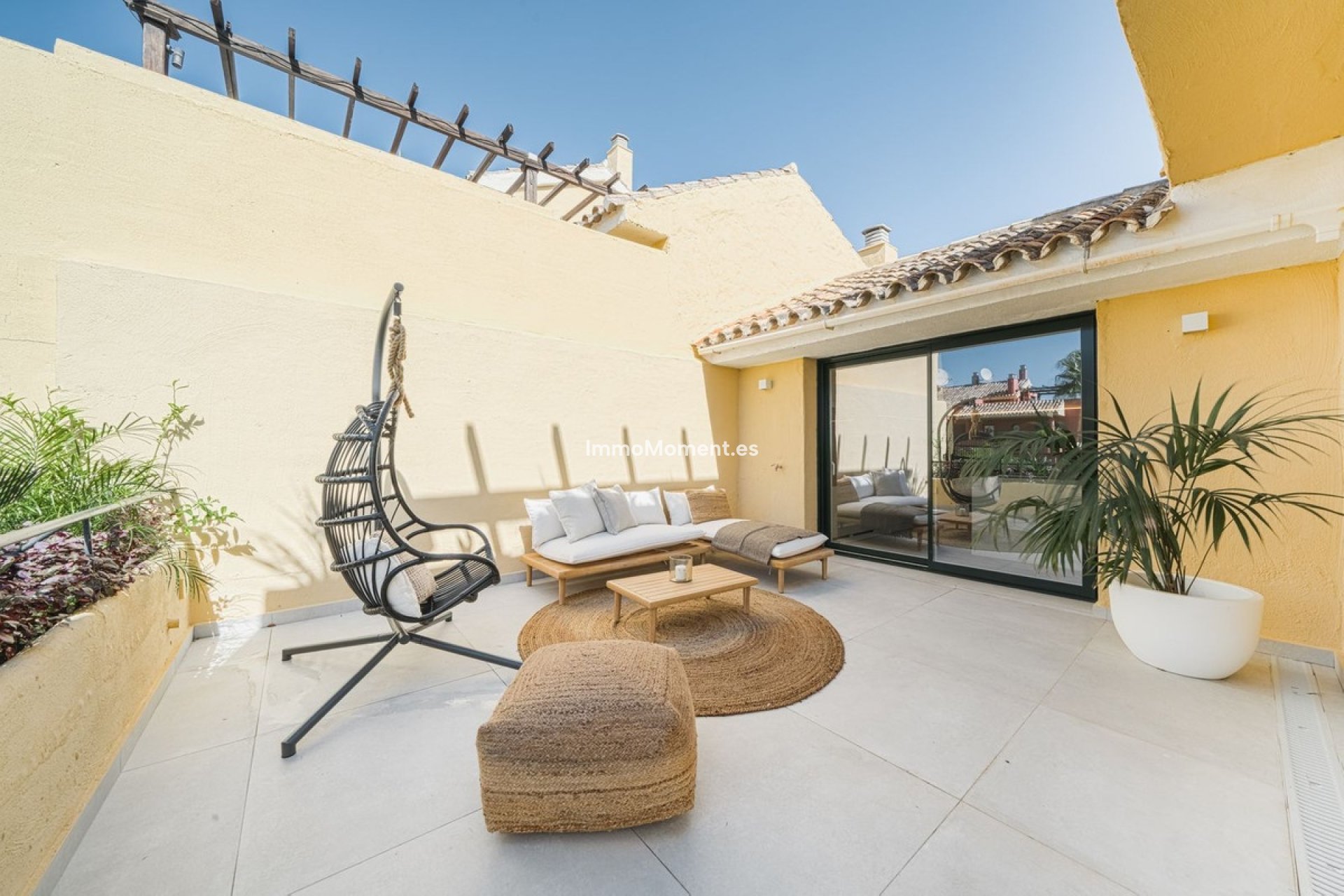 Resale - Apartment - Estepona - Bel Air