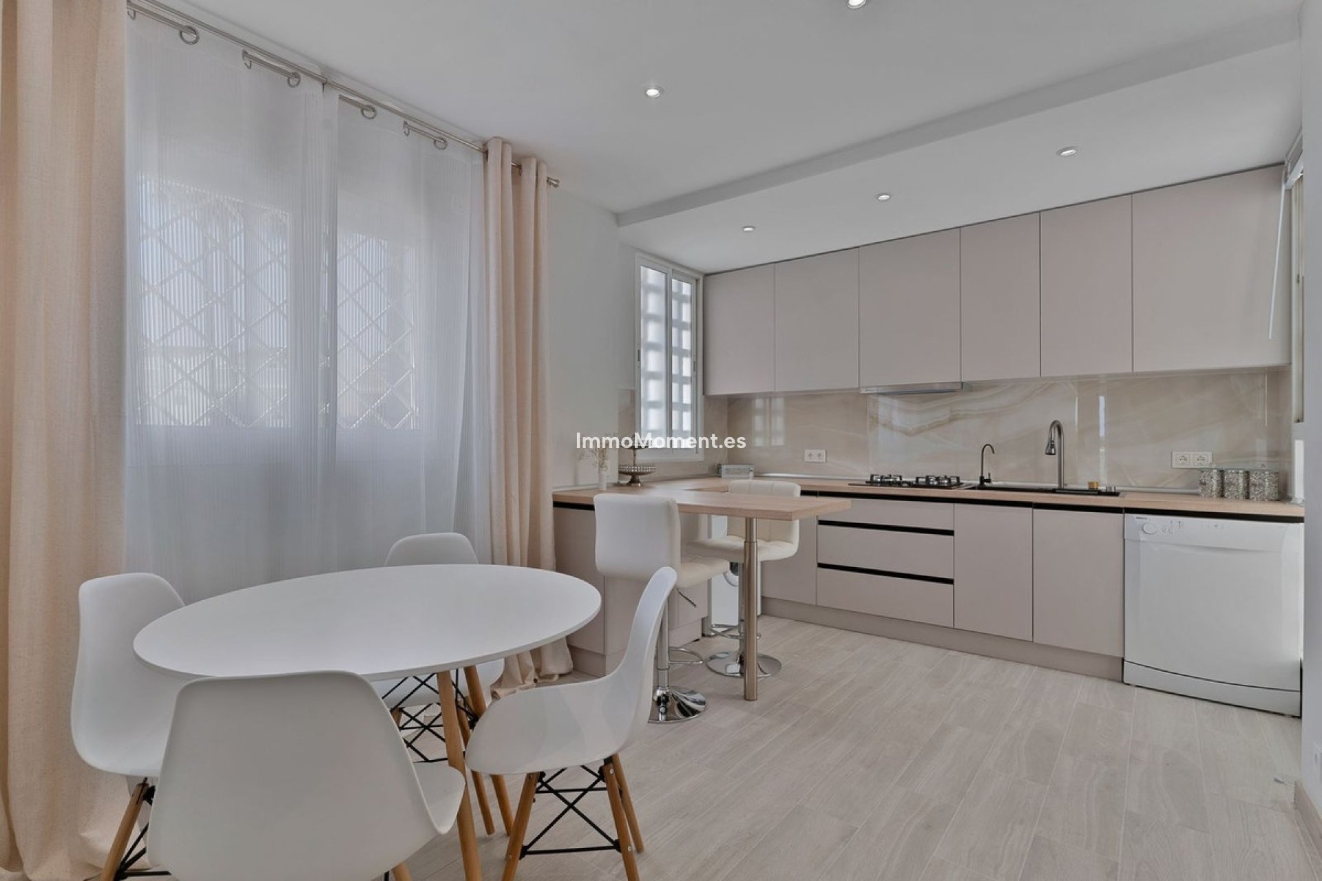 Resale - Apartment - Estepona - Bel Air