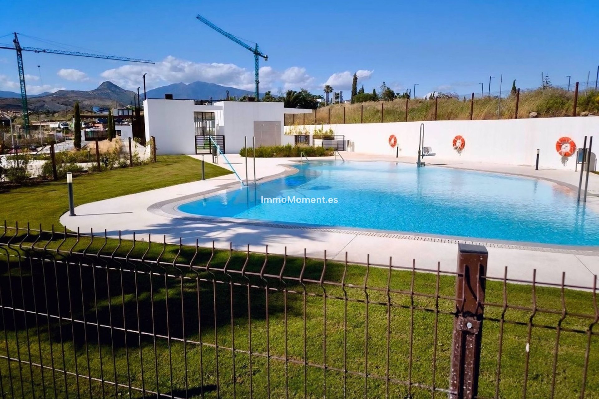 Resale - Apartment - Estepona - Bel Air