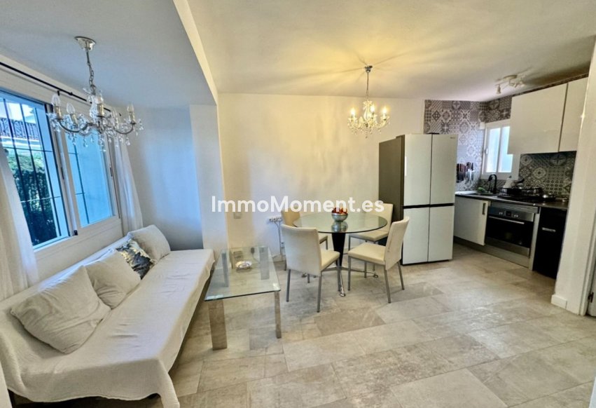 Resale - Apartment - Estepona - Benamara