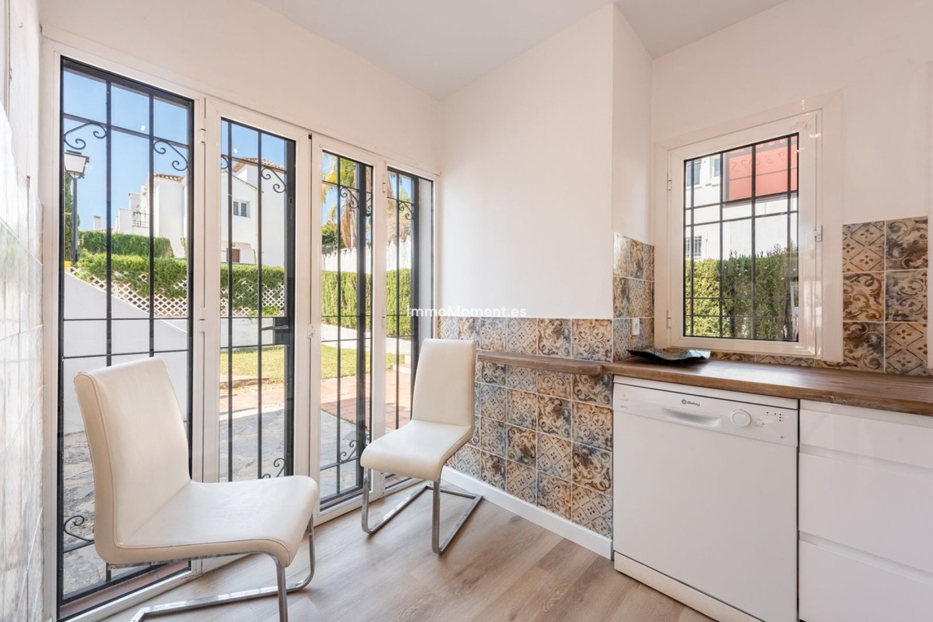 Resale - Apartment - Estepona - Benamara