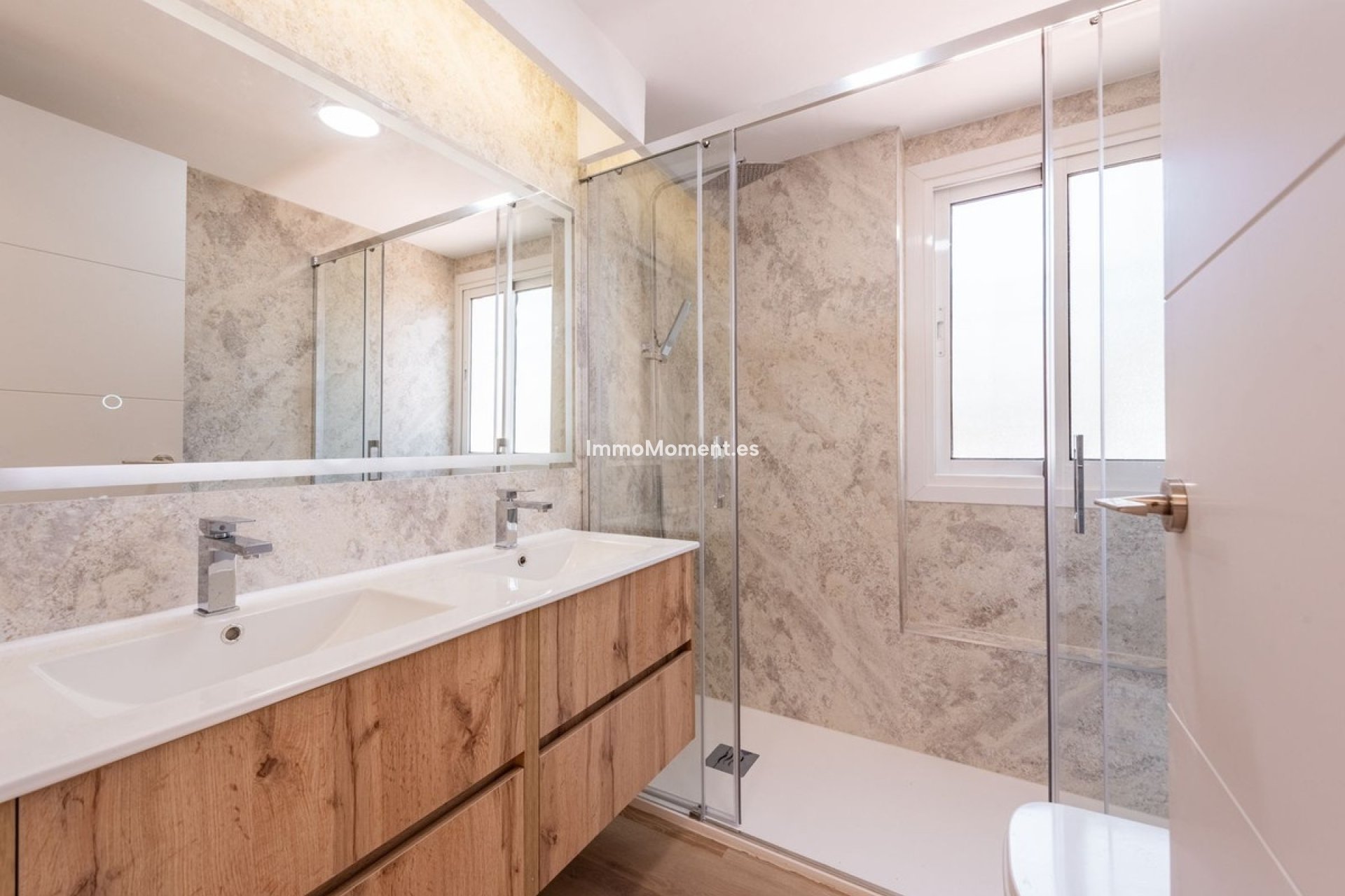 Resale - Apartment - Estepona - Benamara