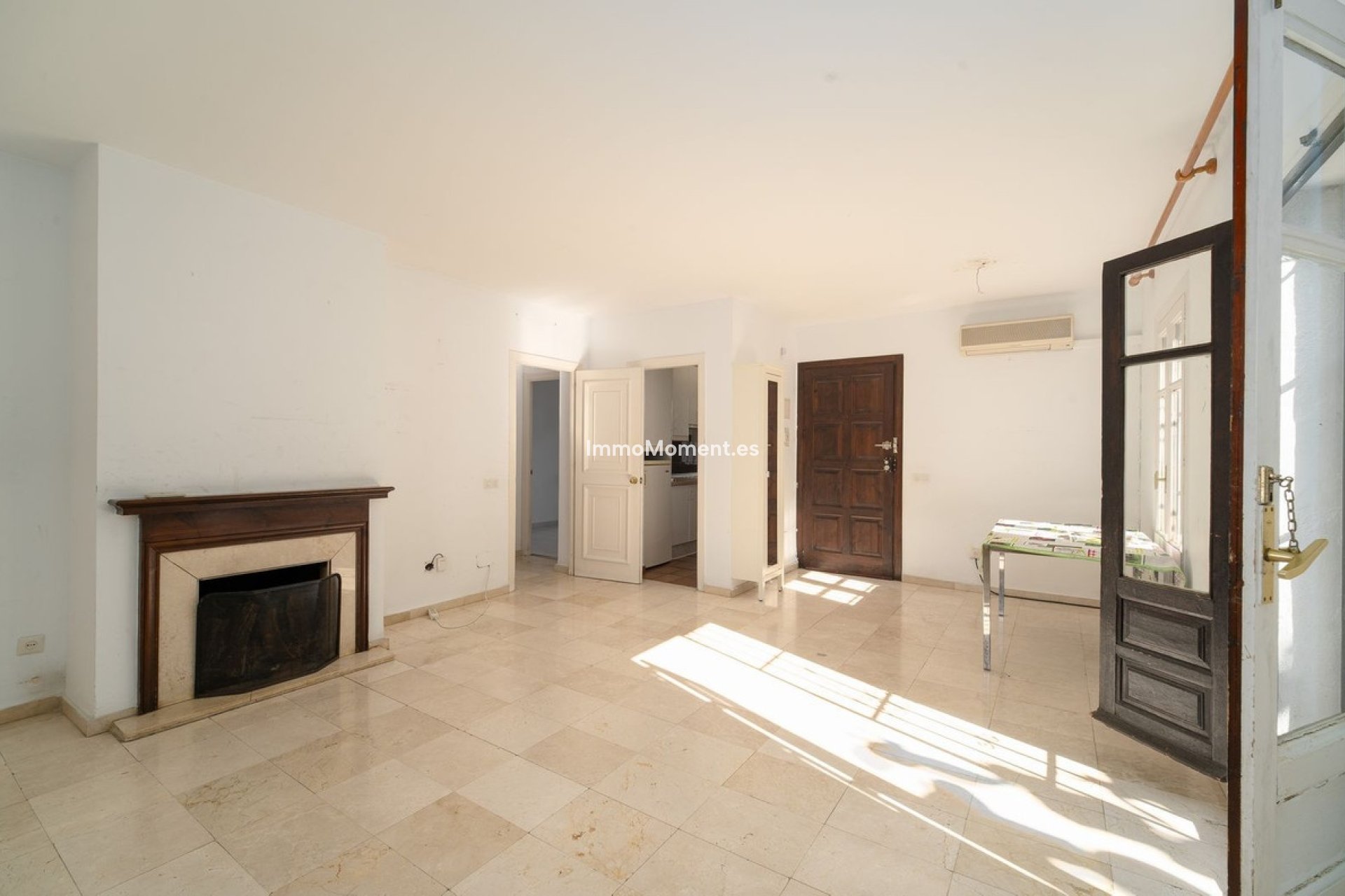 Resale - Apartment - Estepona - Benamara