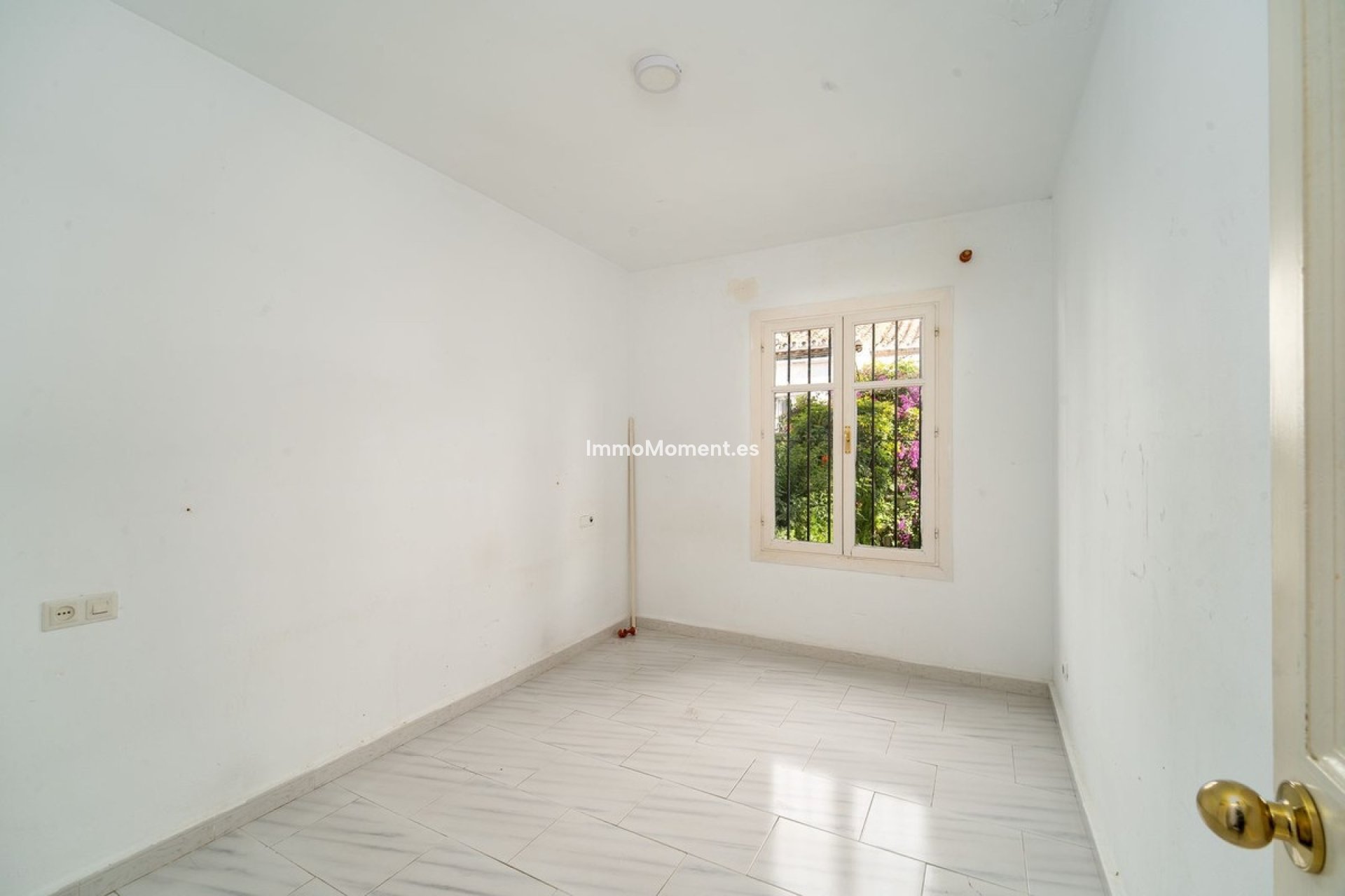 Resale - Apartment - Estepona - Benamara