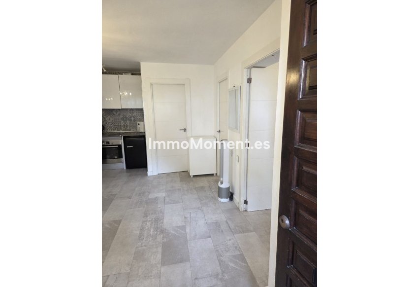 Resale - Apartment - Estepona - Benamara