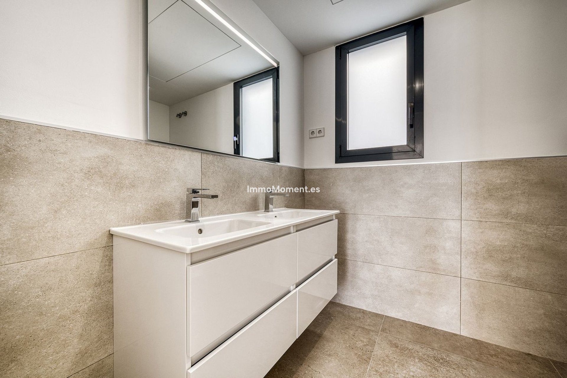 Resale - Apartment - Estepona - Cancelada