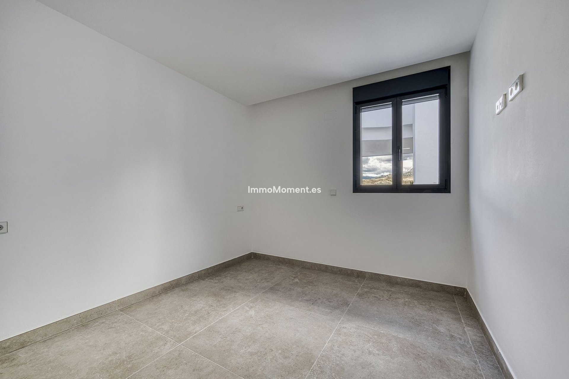 Resale - Apartment - Estepona - Cancelada