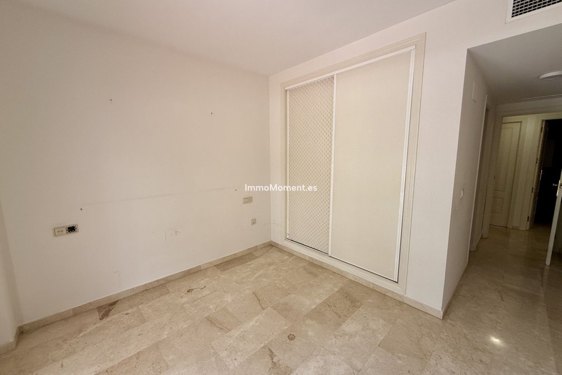 Resale - Apartment - Estepona - Cancelada