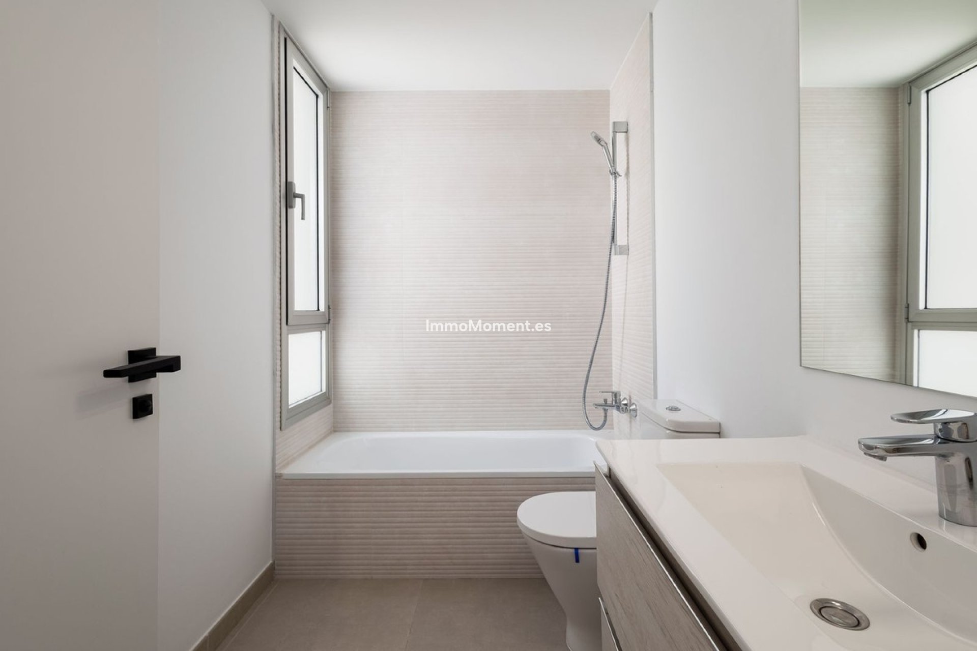 Resale - Apartment - Estepona - Cancelada