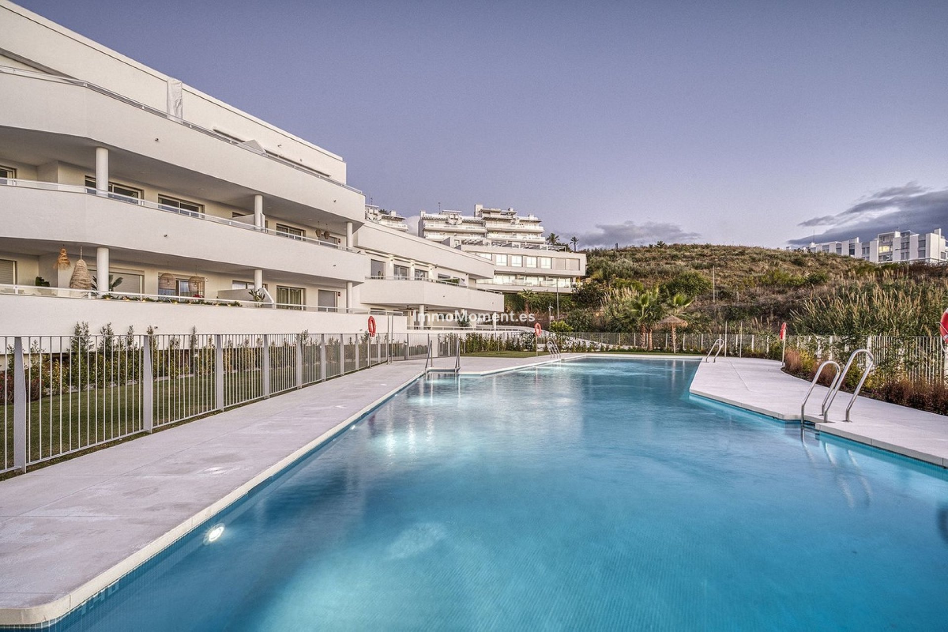 Resale - Apartment - Estepona - Cancelada
