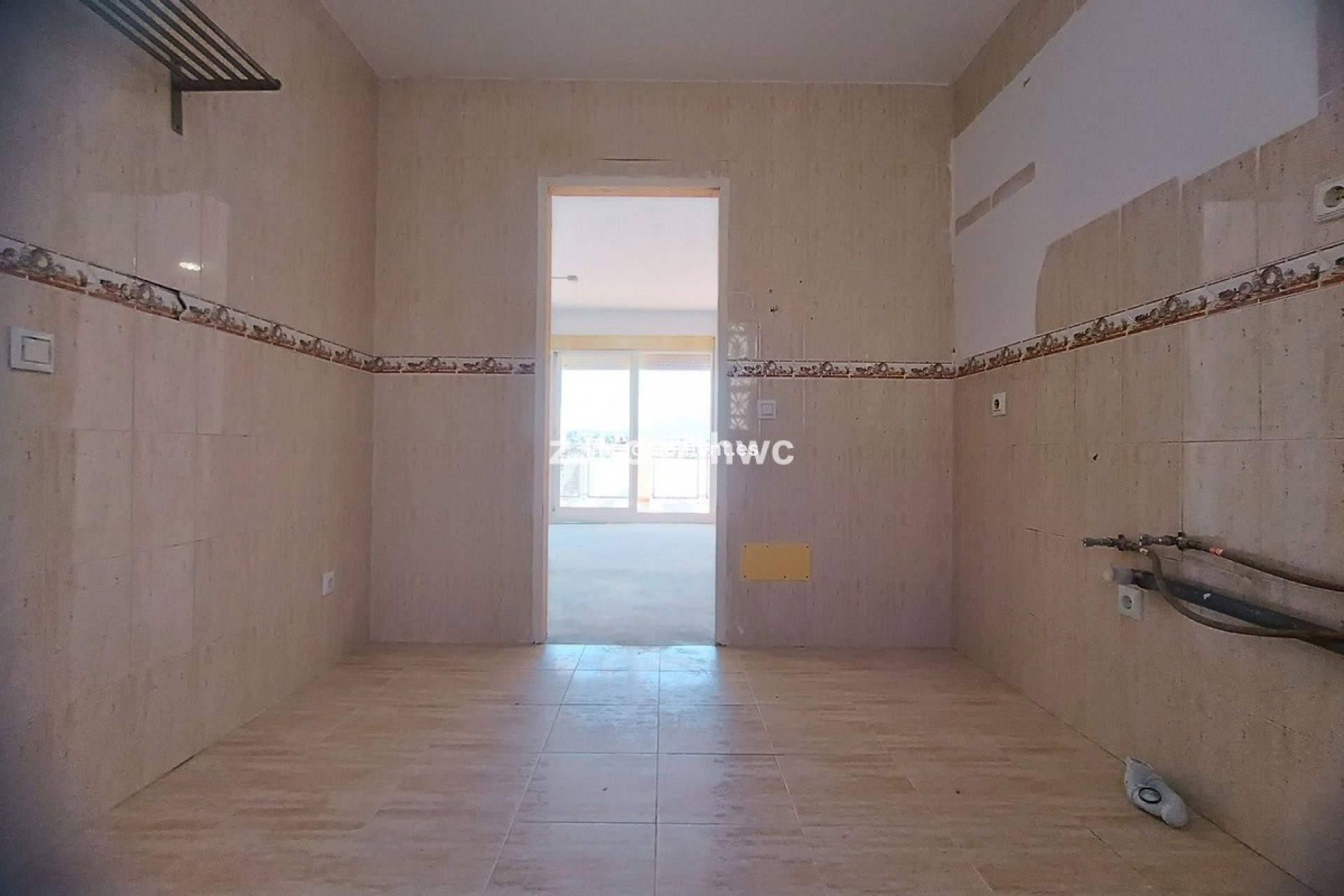 Resale - Apartment - Estepona - Cancelada
