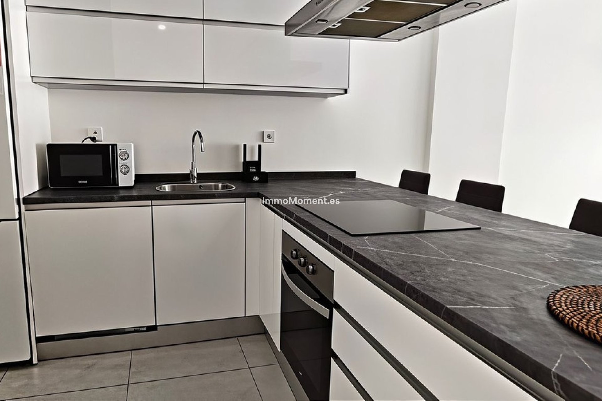Resale - Apartment - Estepona - Cancelada