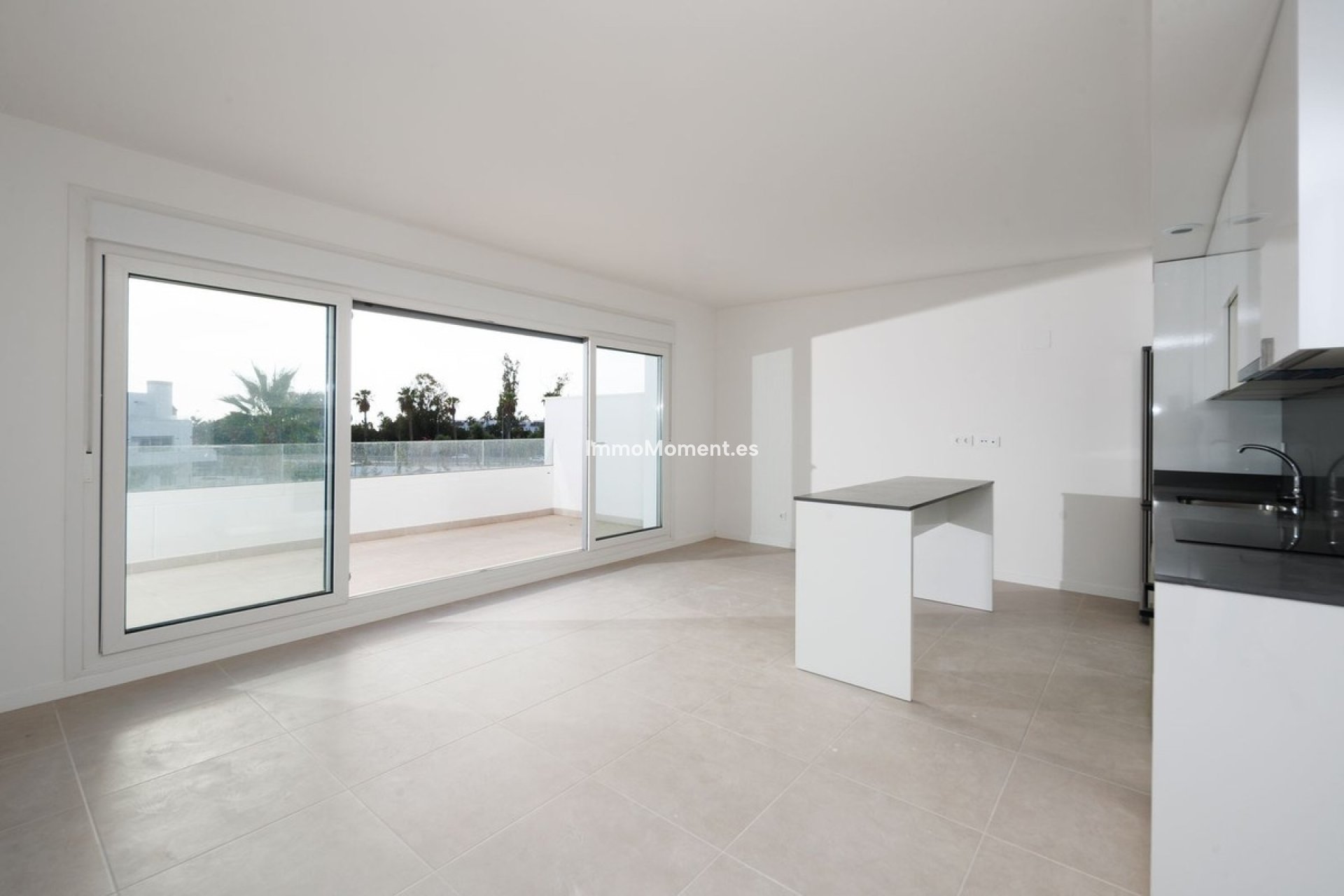 Resale - Apartment - Estepona - Cancelada