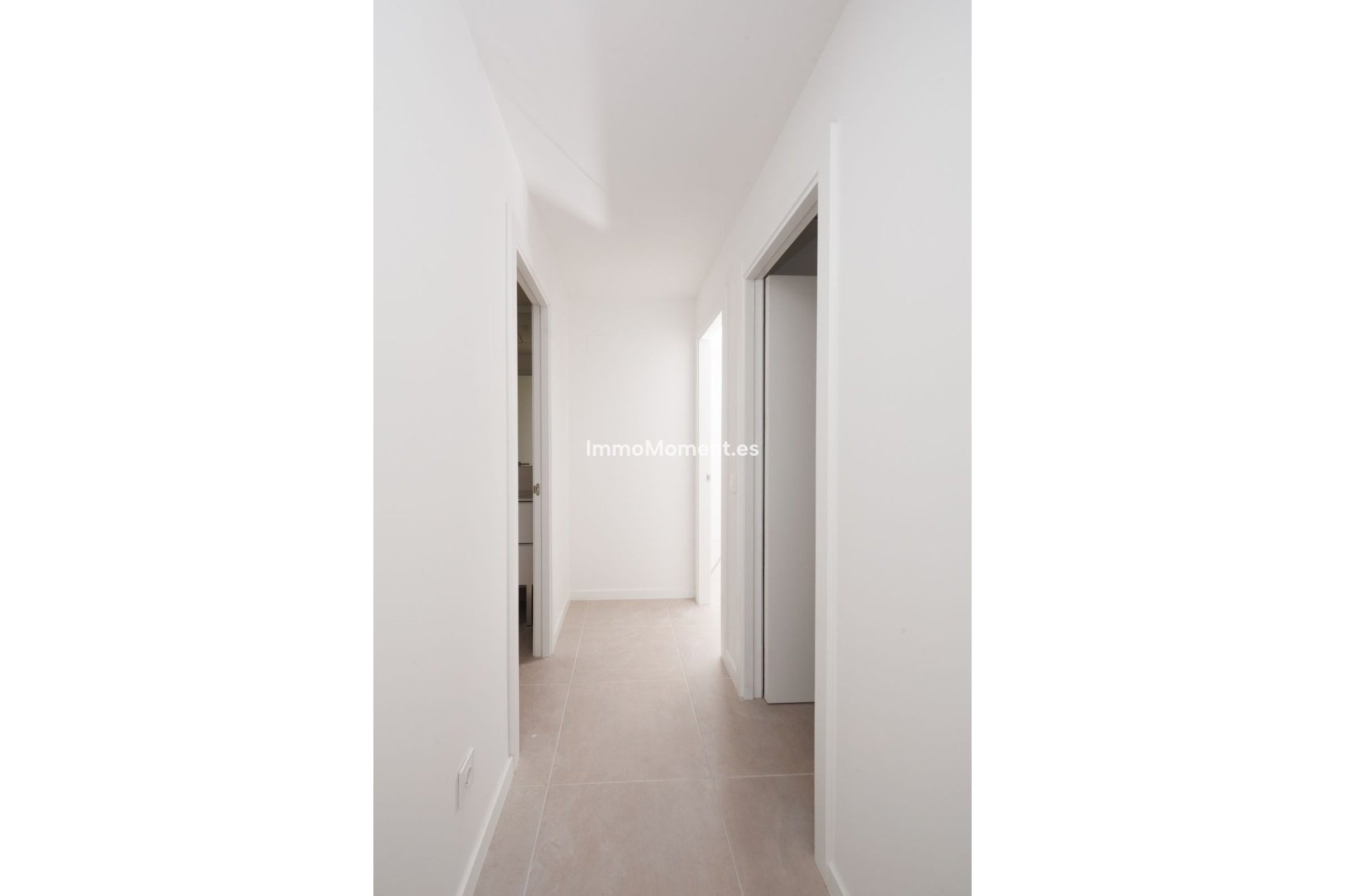 Resale - Apartment - Estepona - Cancelada