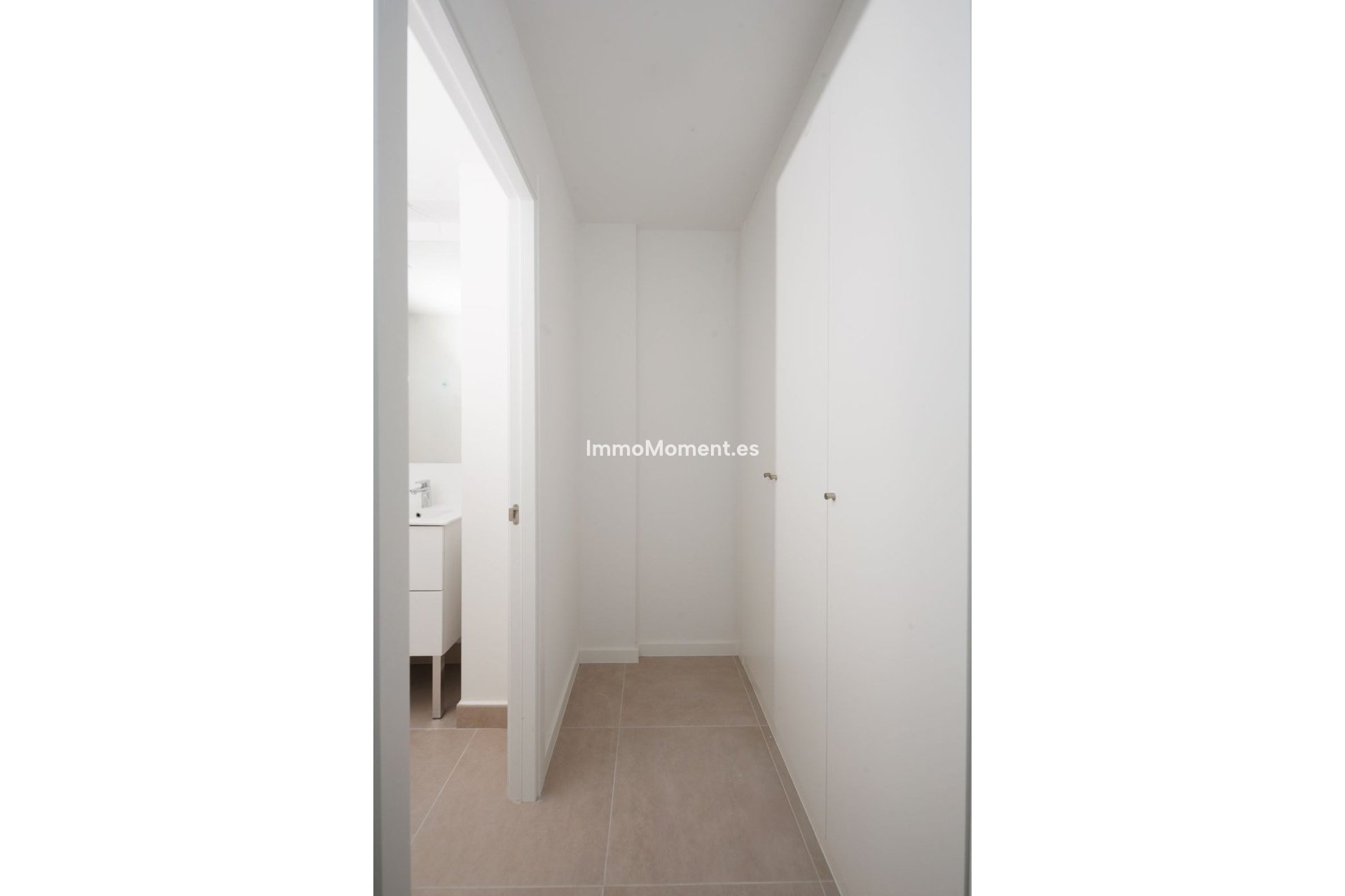 Resale - Apartment - Estepona - Cancelada