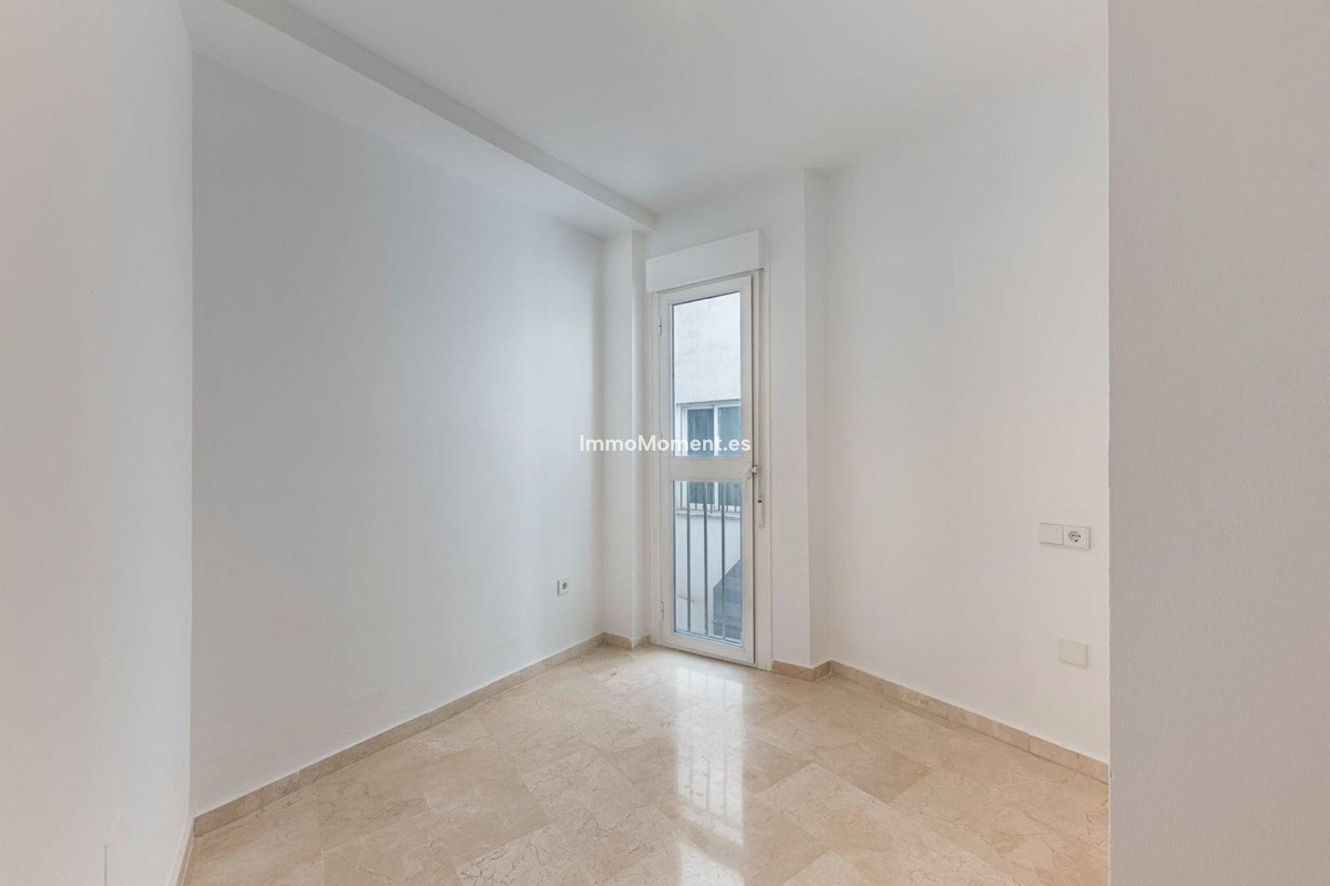 Resale - Apartment - Estepona - Cancelada