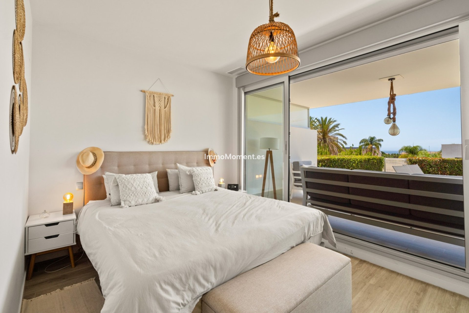 Resale - Apartment - Estepona - Cancelada