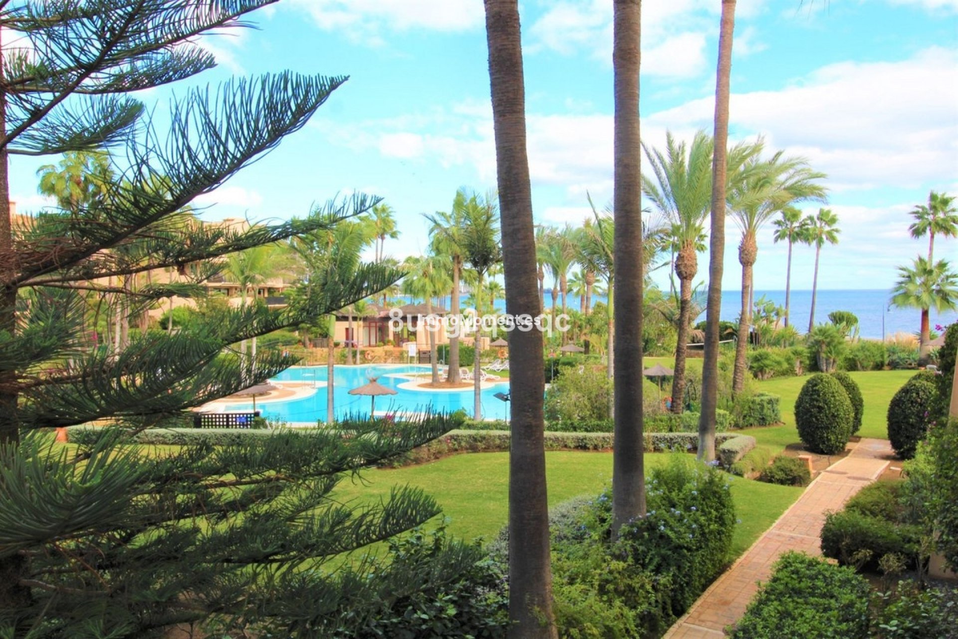 Resale - Apartment - Estepona - Costalita