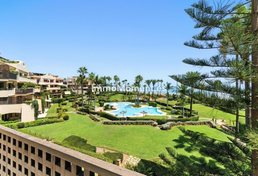 Resale - Apartment - Estepona - Costalita