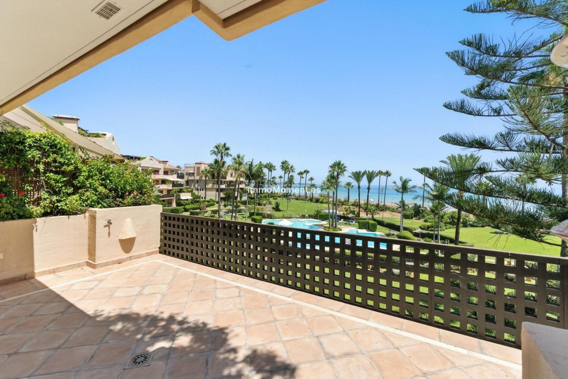 Resale - Apartment - Estepona - Costalita