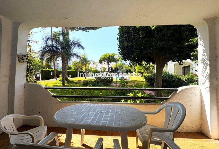 Resale - Apartment - Estepona - Costalita