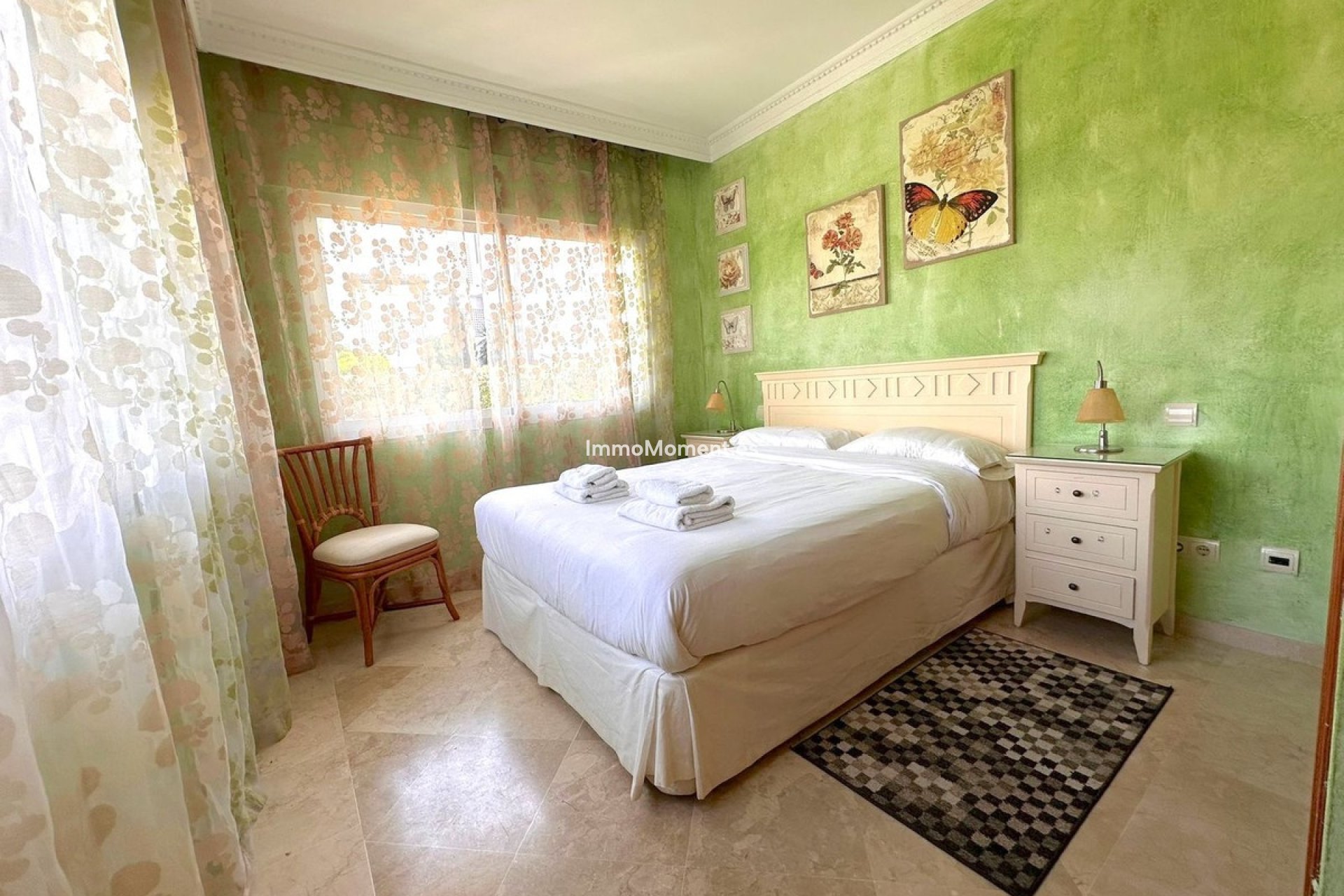 Resale - Apartment - Estepona - Costalita