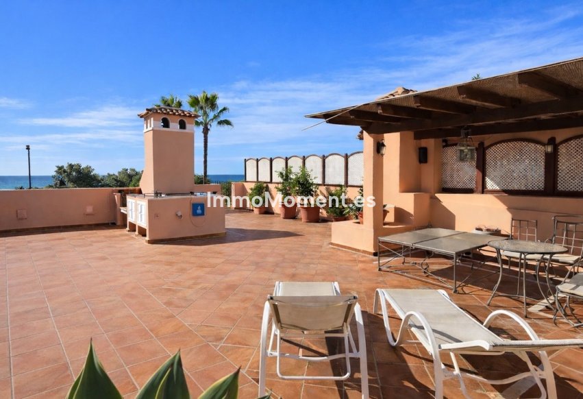 Resale - Apartment - Estepona - Costalita