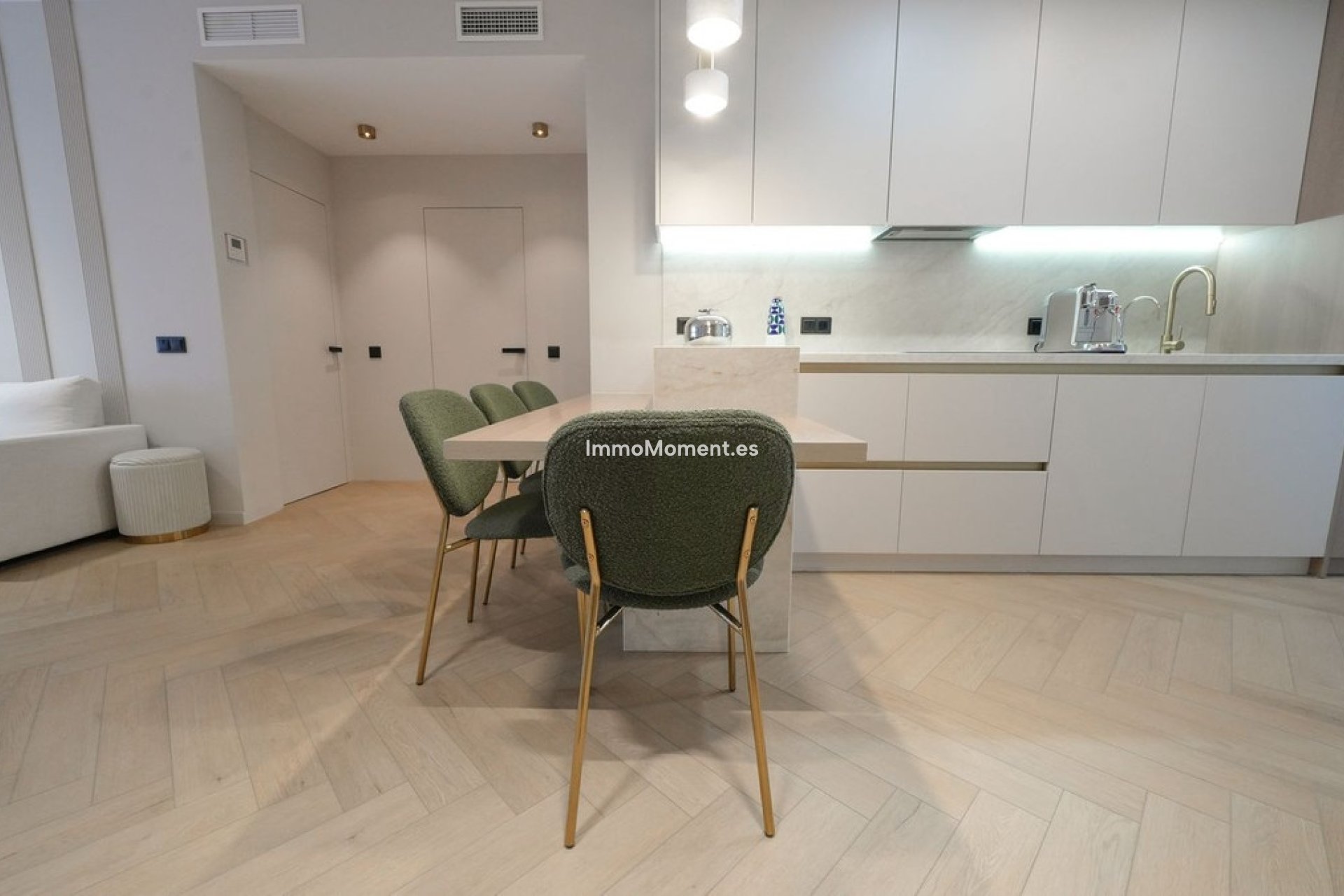 Resale - Apartment - Estepona - Costalita