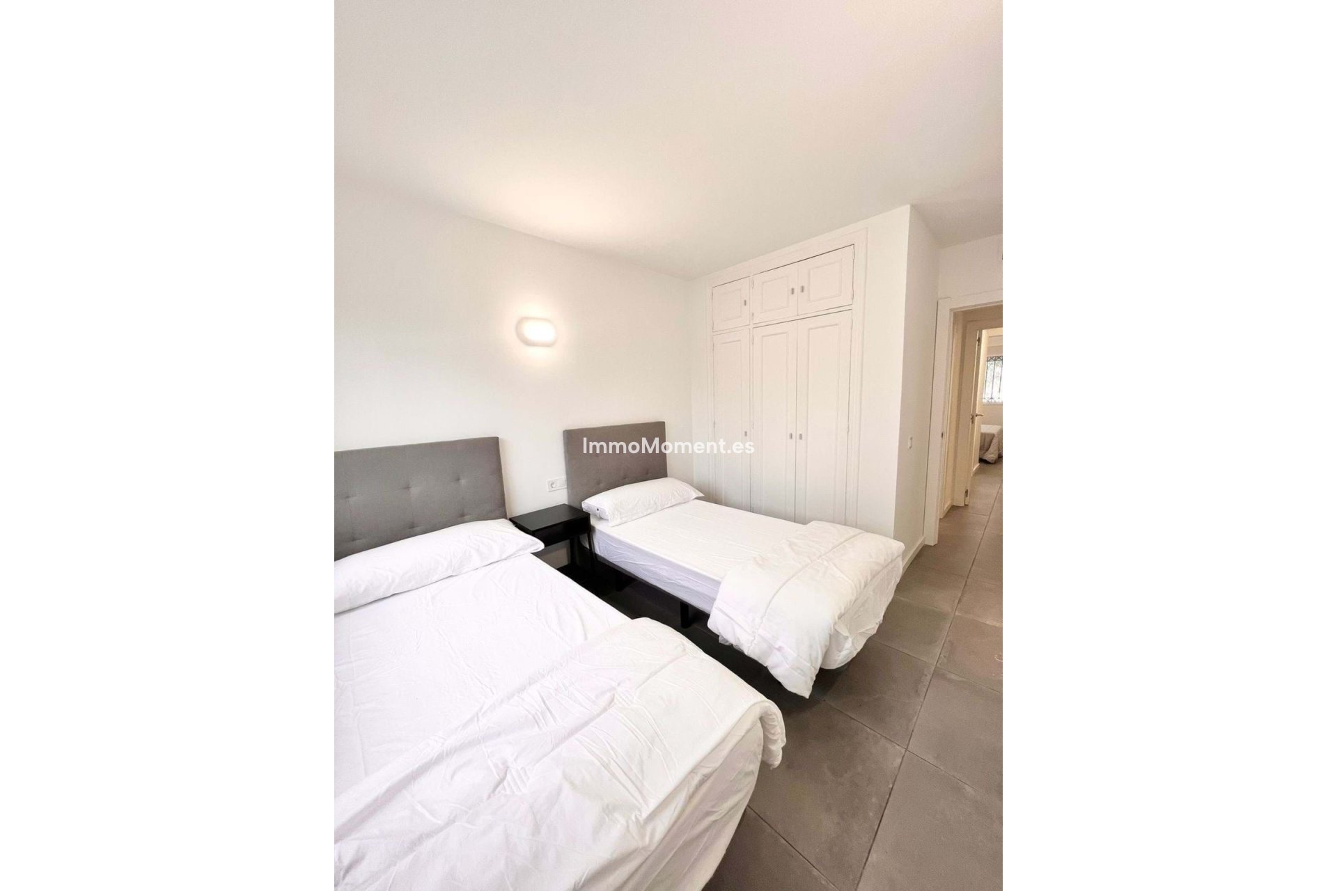 Resale - Apartment - Estepona - Costalita