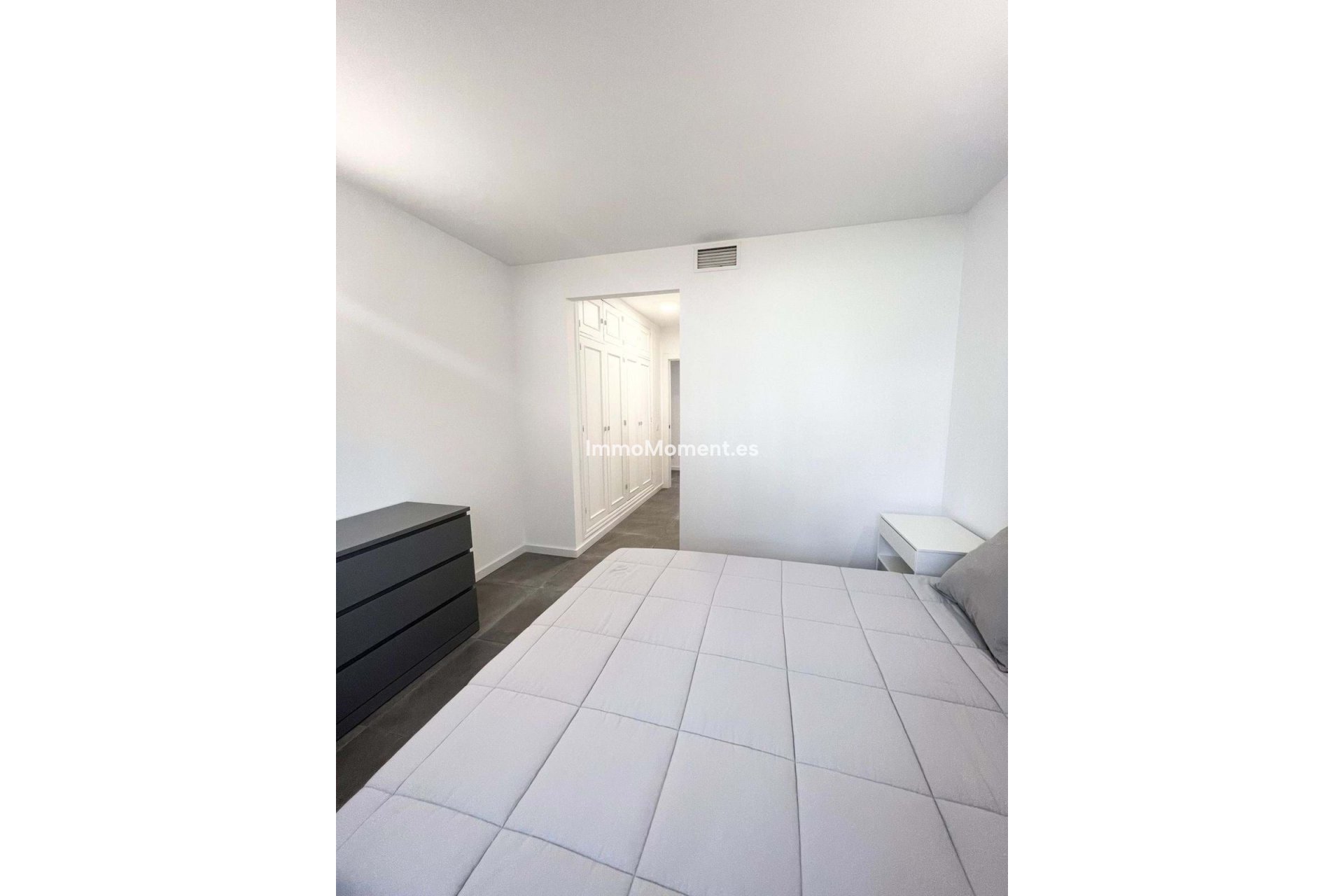 Resale - Apartment - Estepona - Costalita