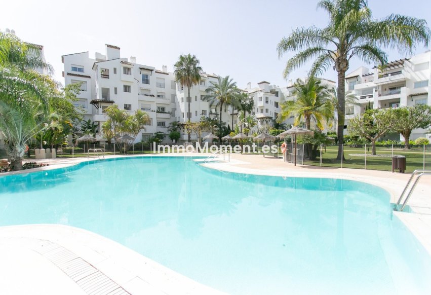 Resale - Apartment - Estepona - Costalita