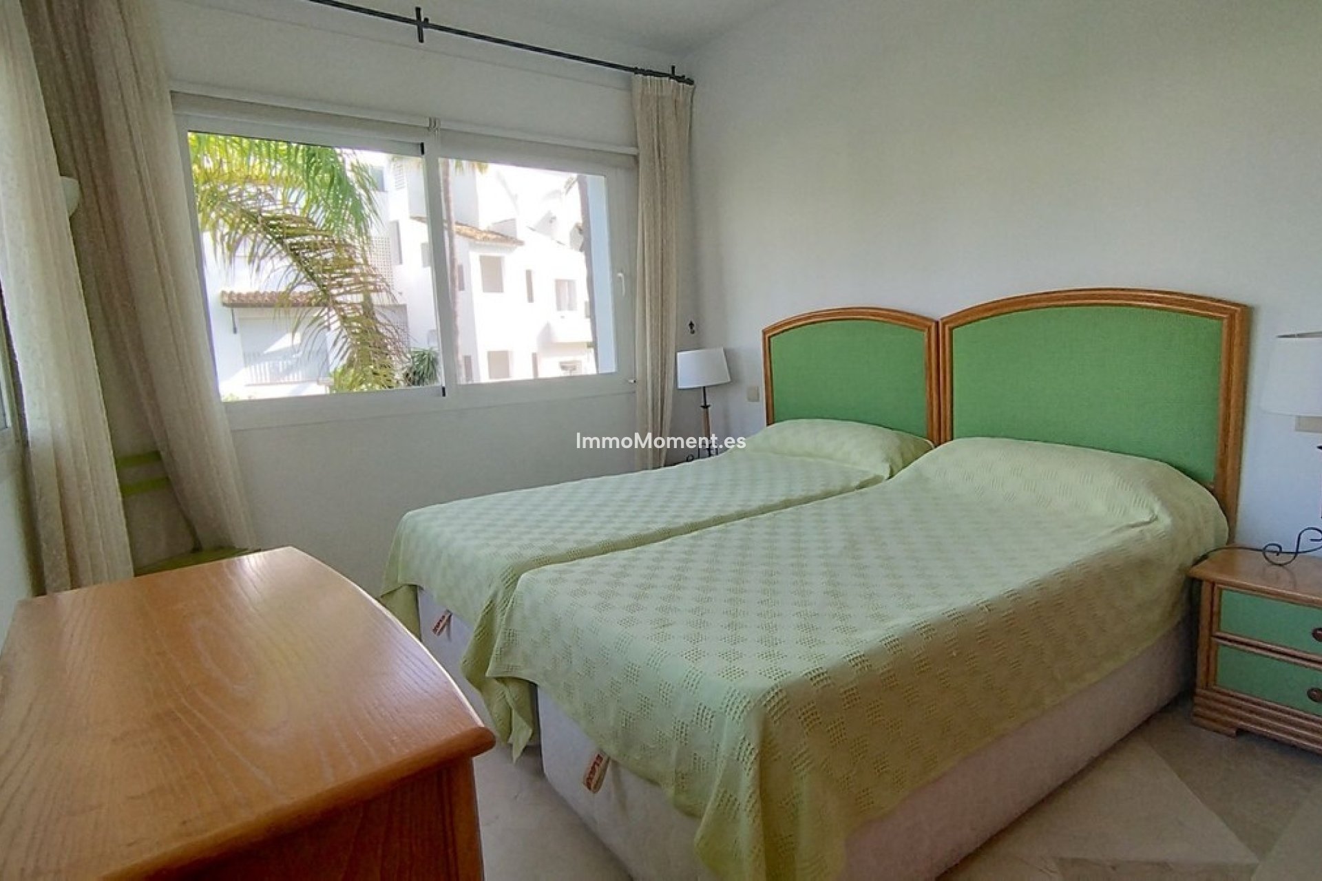 Resale - Apartment - Estepona - Costalita