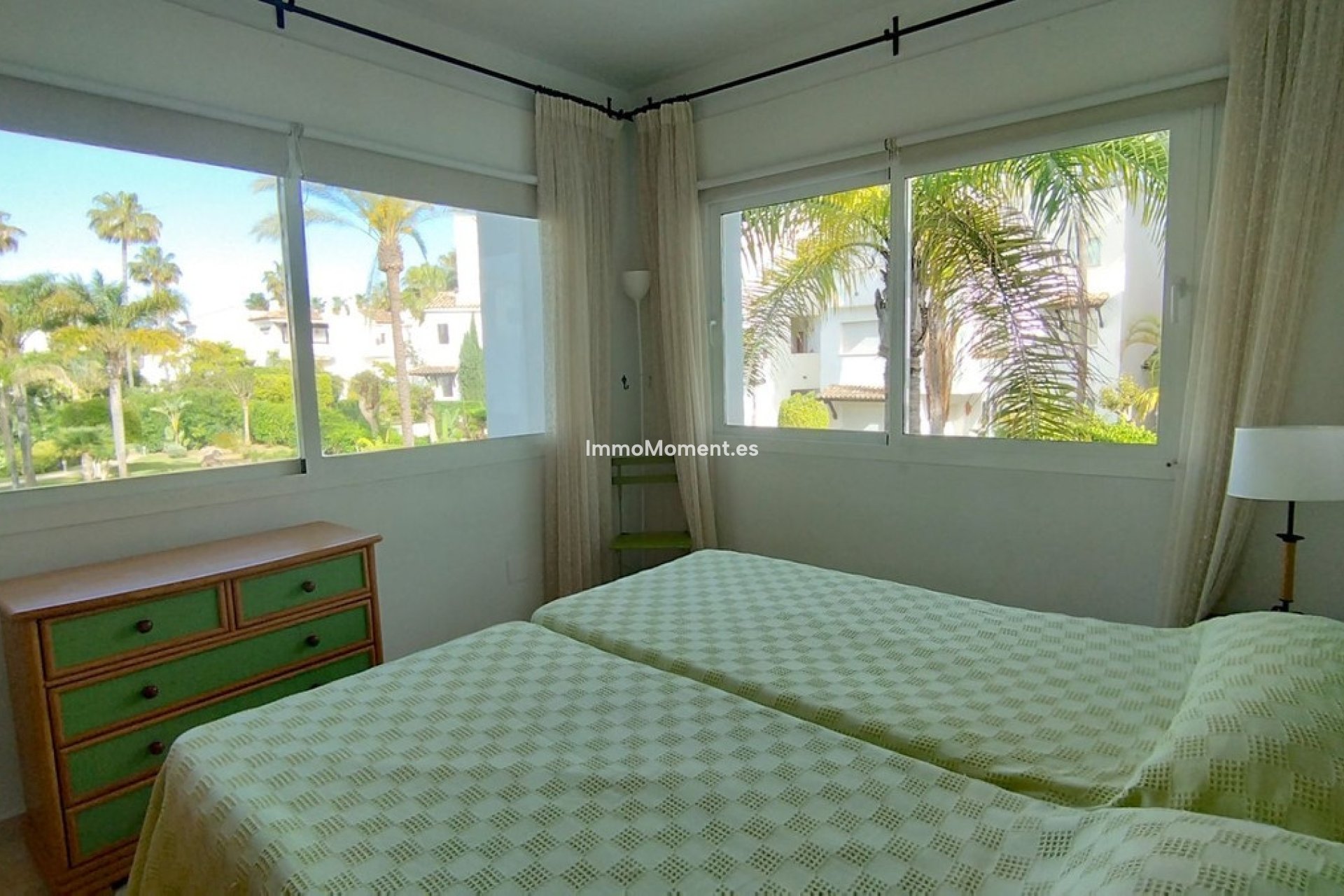 Resale - Apartment - Estepona - Costalita