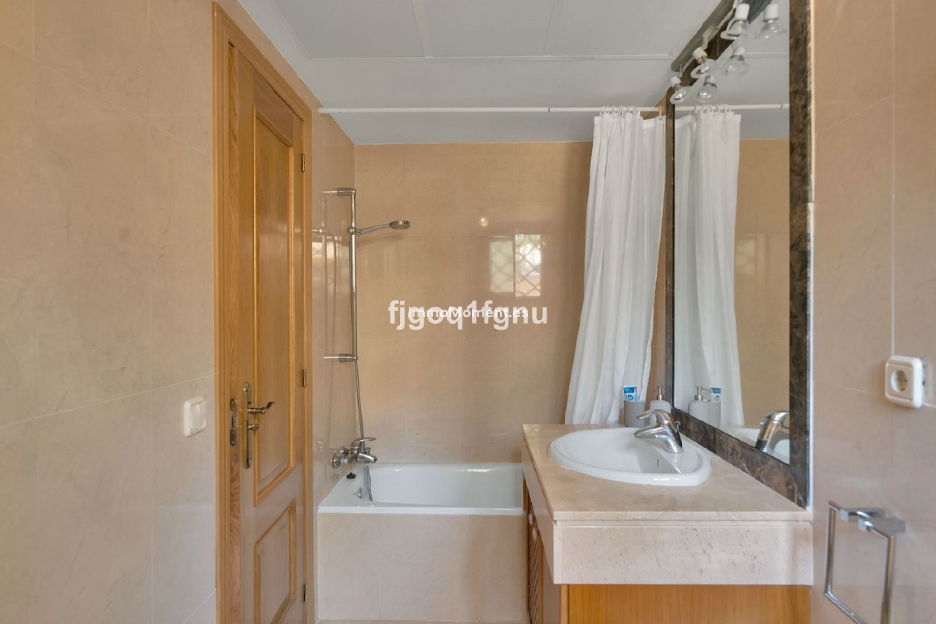 Resale - Apartment - Estepona - Costalita